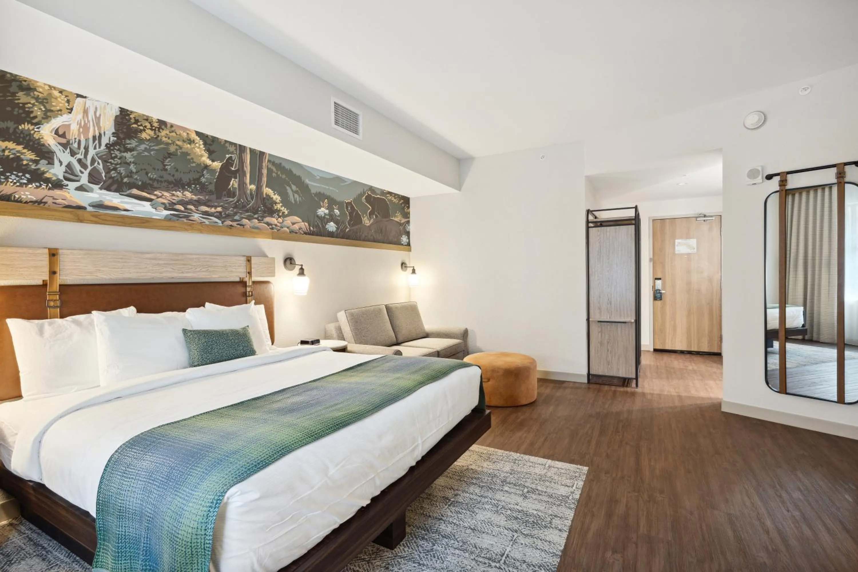 Bed in Dollywood's HeartSong Lodge & Resort