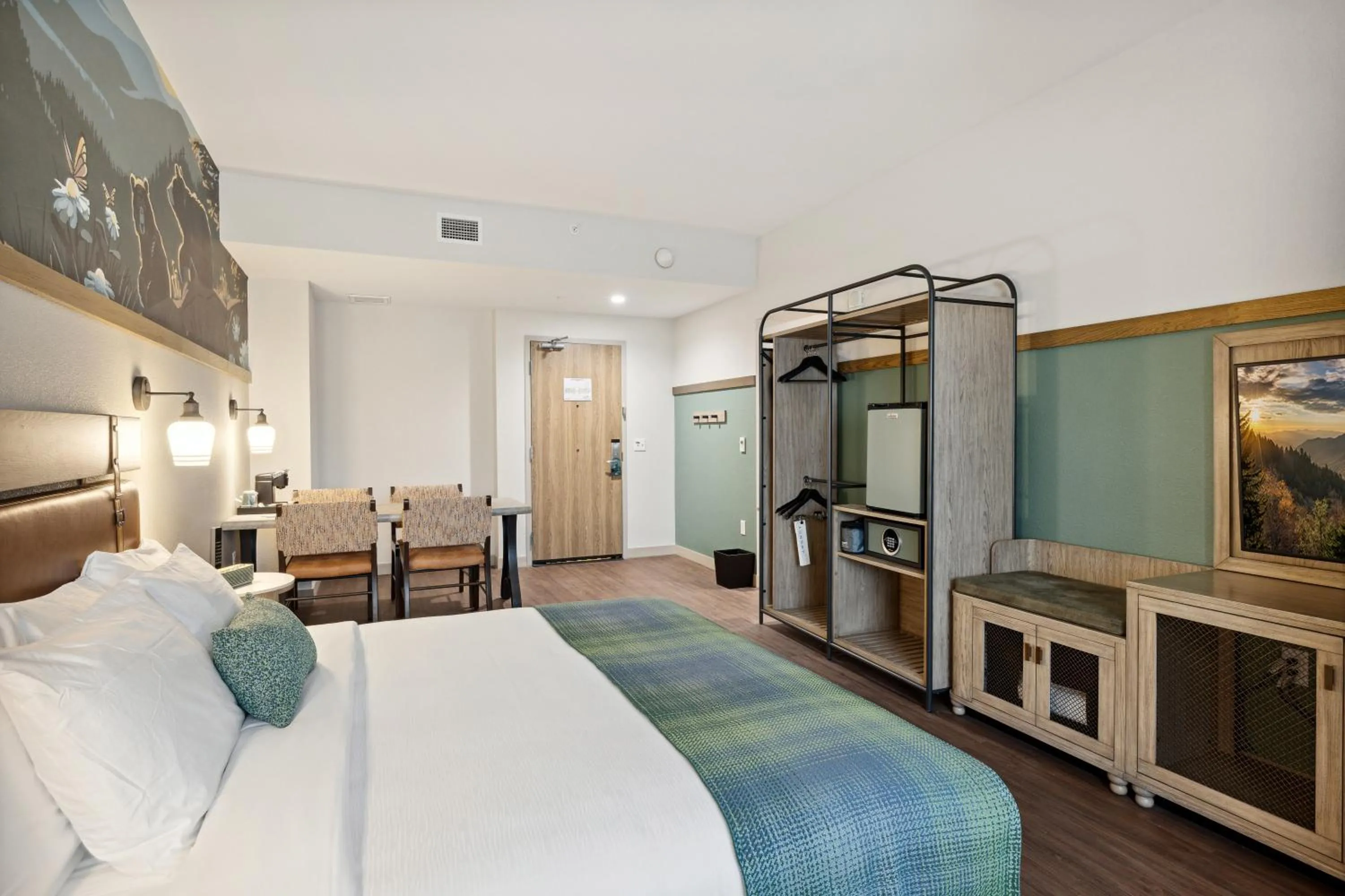 Bed in Dollywood's HeartSong Lodge & Resort