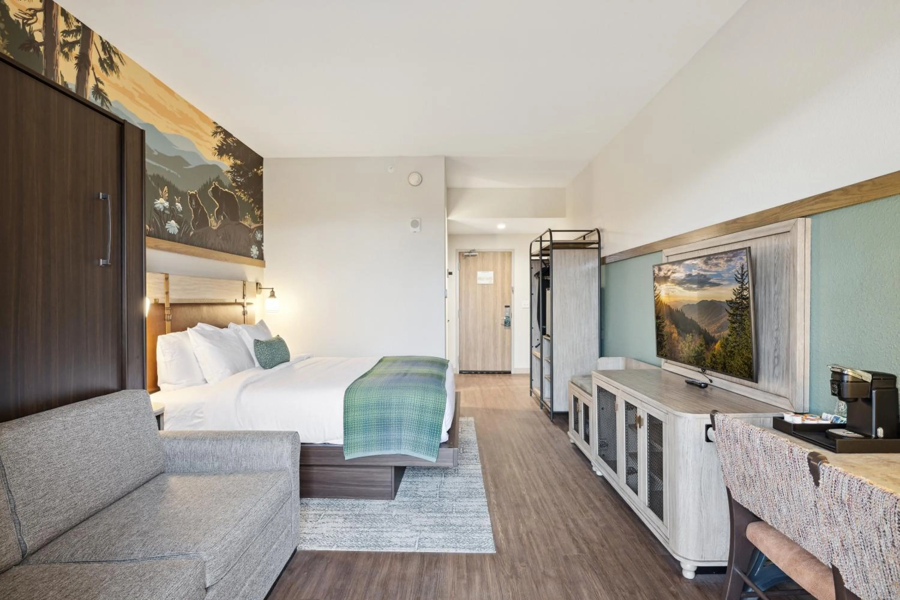 Bed in Dollywood's HeartSong Lodge & Resort