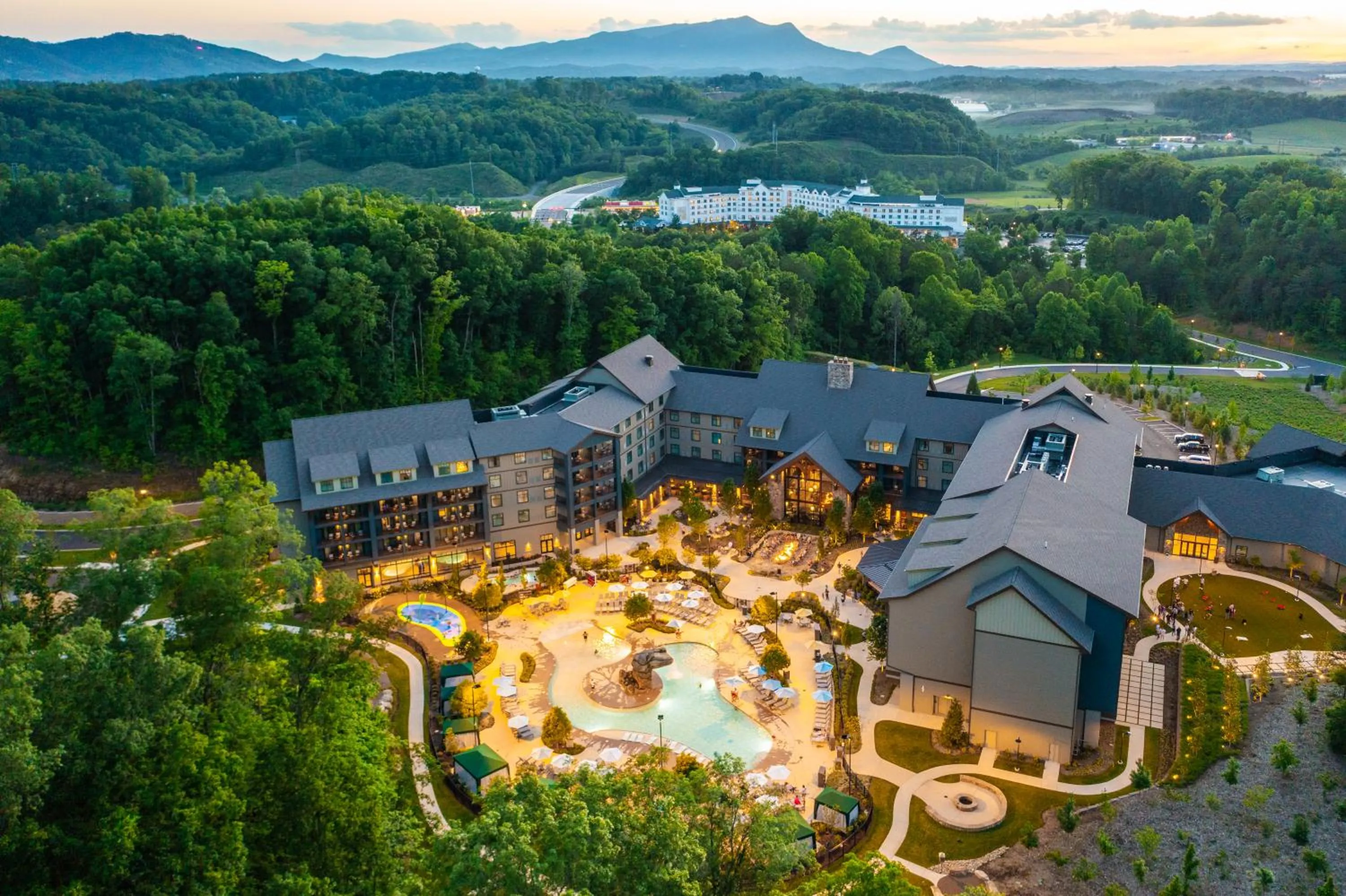 Property building in Dollywood's HeartSong Lodge & Resort
