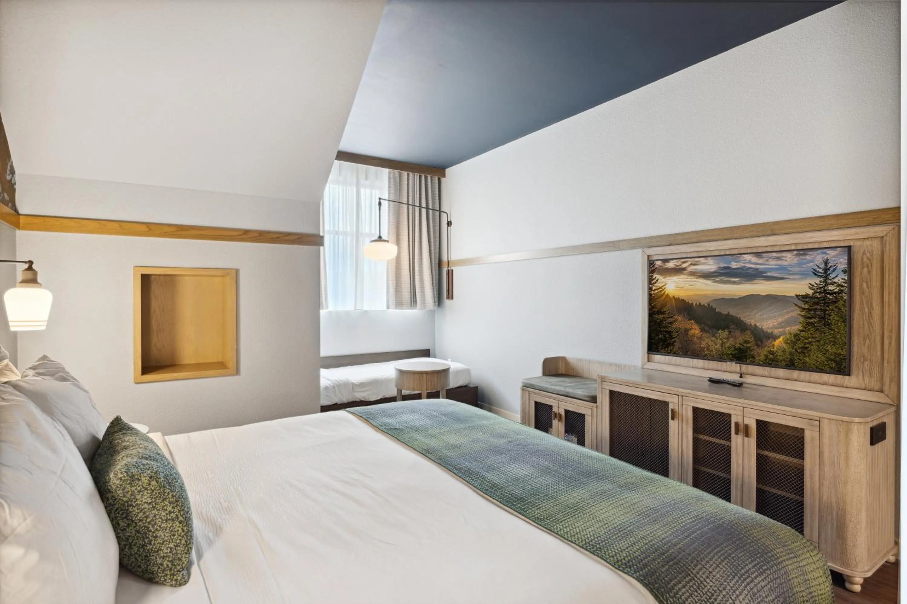 Bed in Dollywood's HeartSong Lodge & Resort