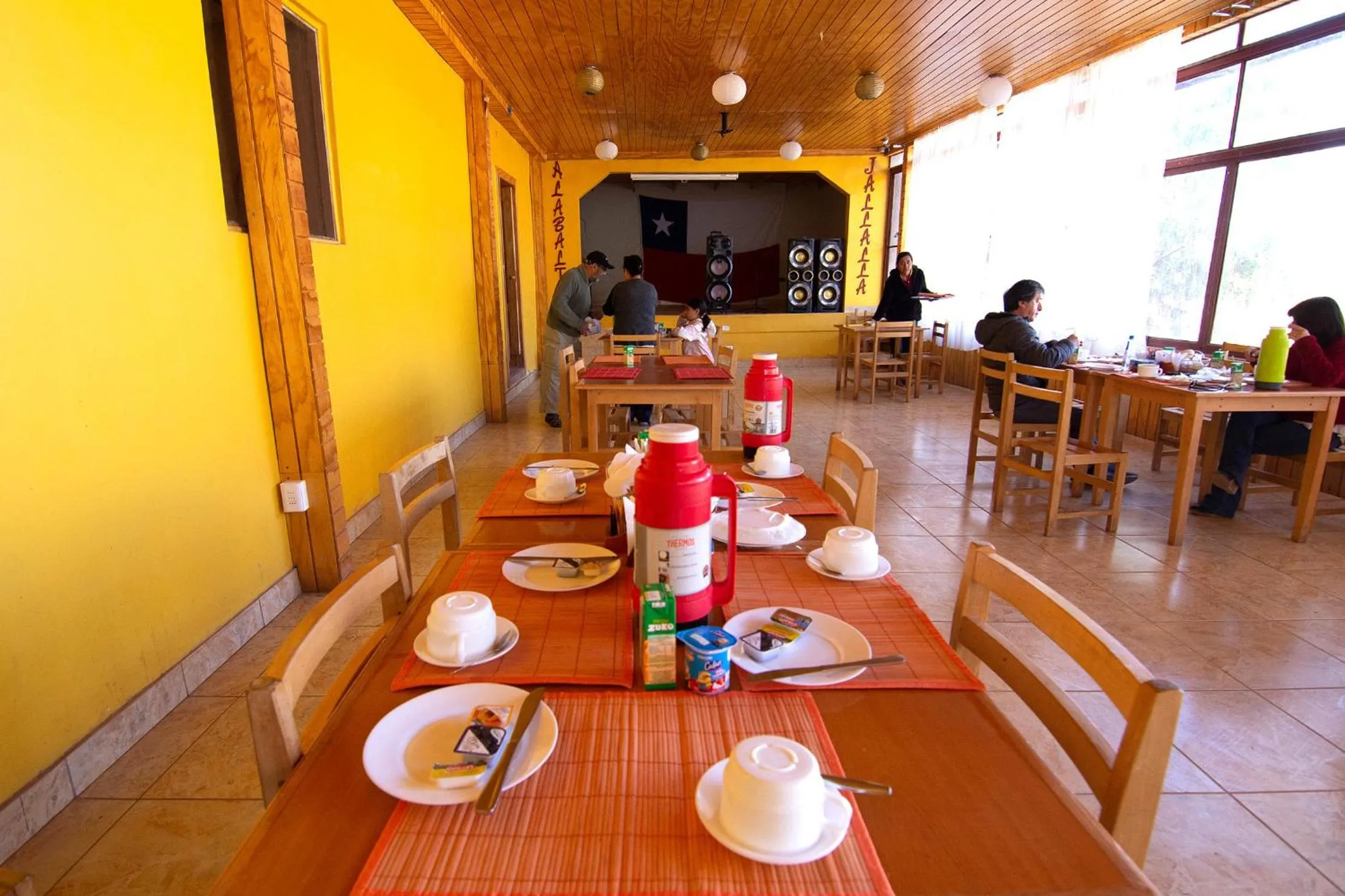 Coffee/tea facilities in Inti & Killa Hostal