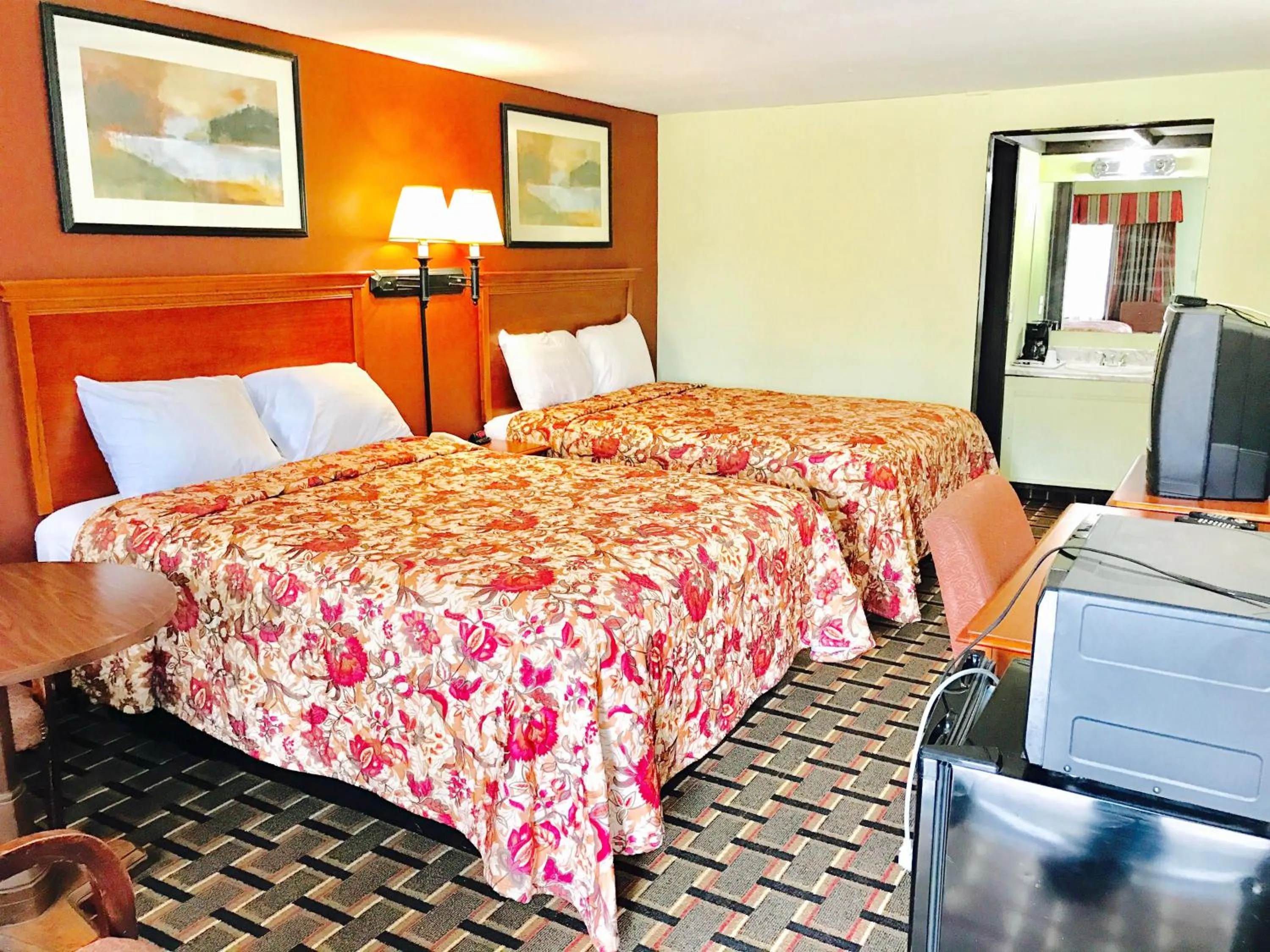 Bed in Greystone Motel