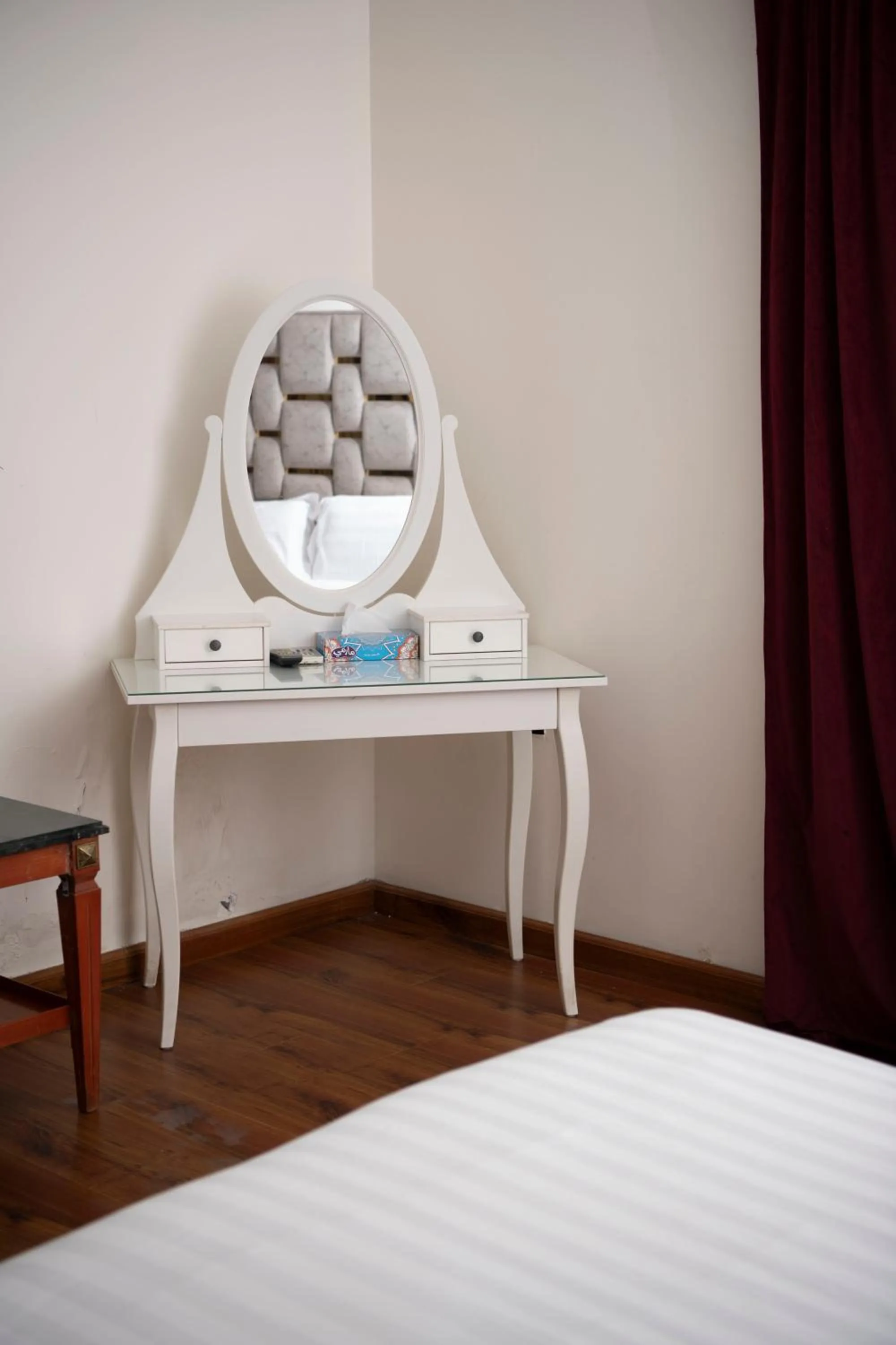 Bedroom in Al Nabarees Al Masi Hotel