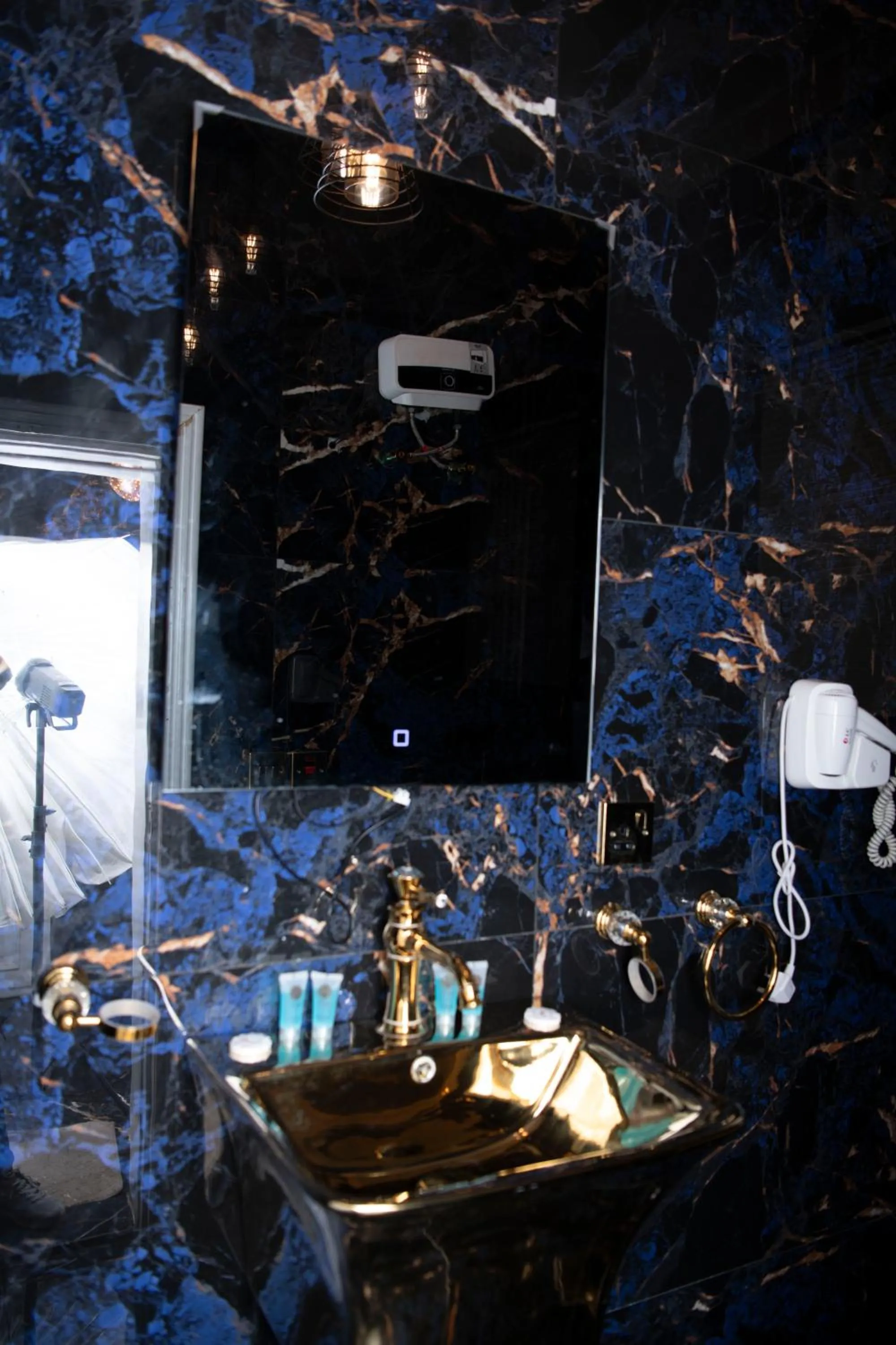 Bathroom in Al Nabarees Al Masi Hotel