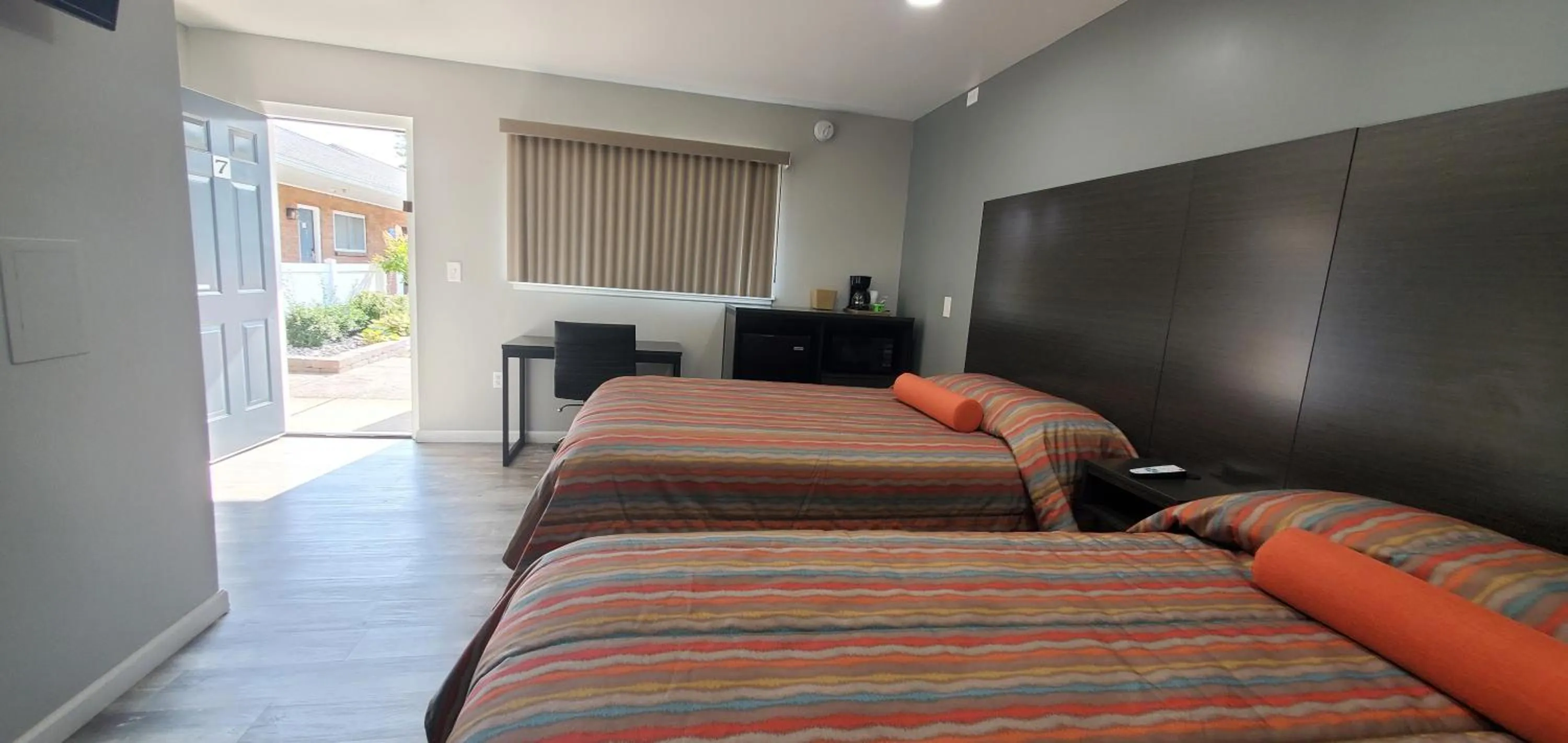 Bed in Villa Rosa Motel