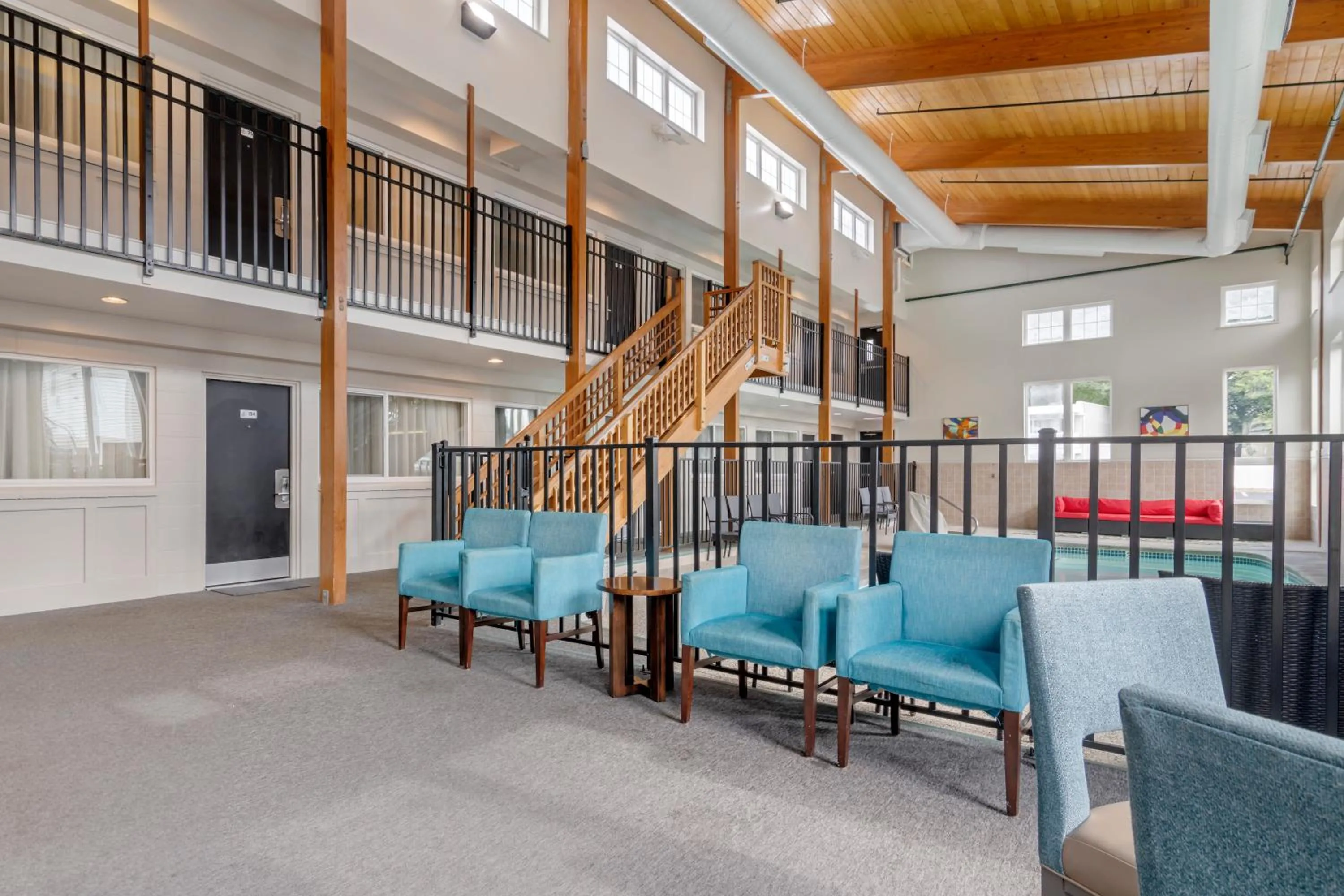 Swimming pool in Downtown Dover Inn