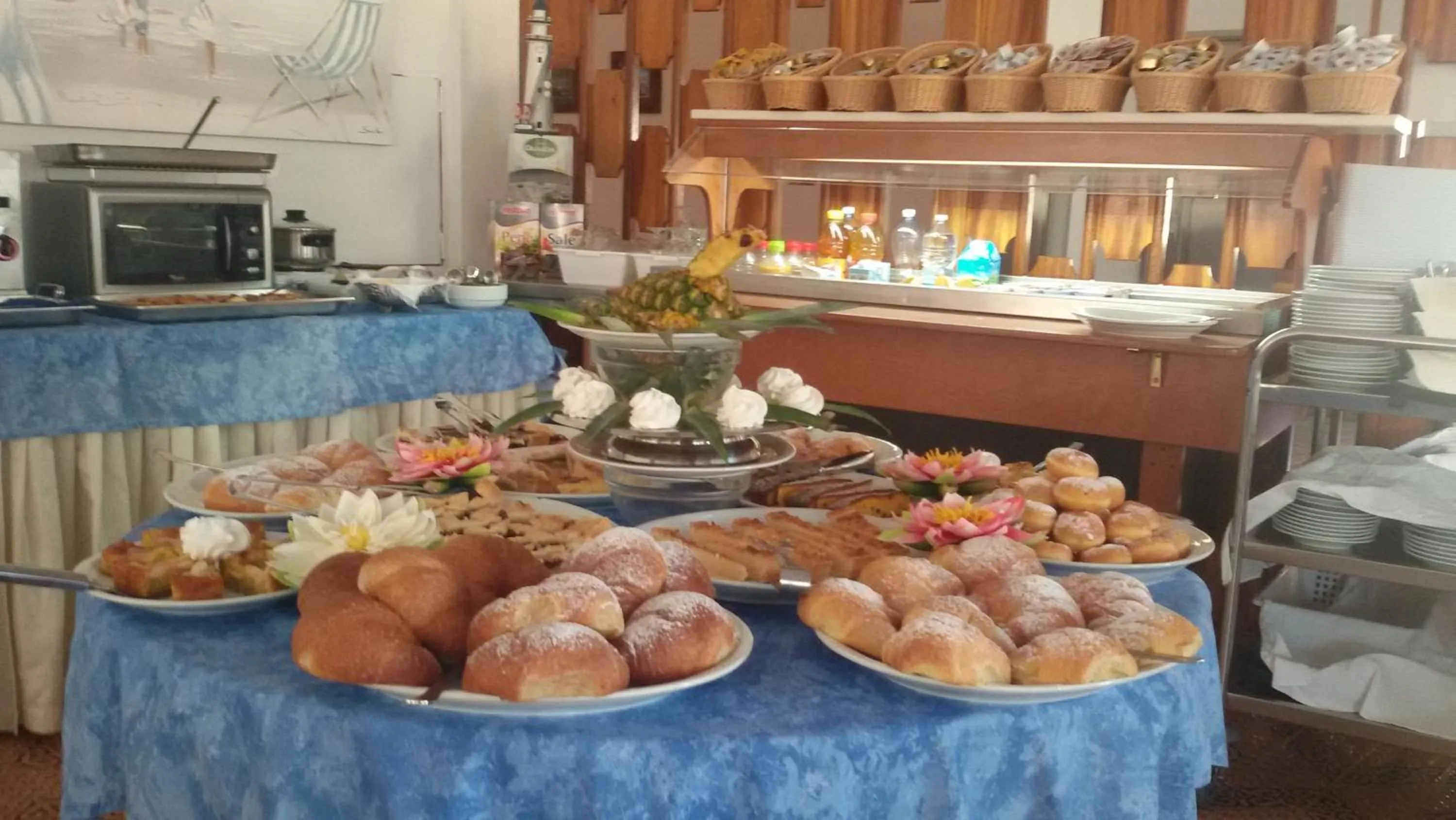 Continental breakfast in Hotel Atis