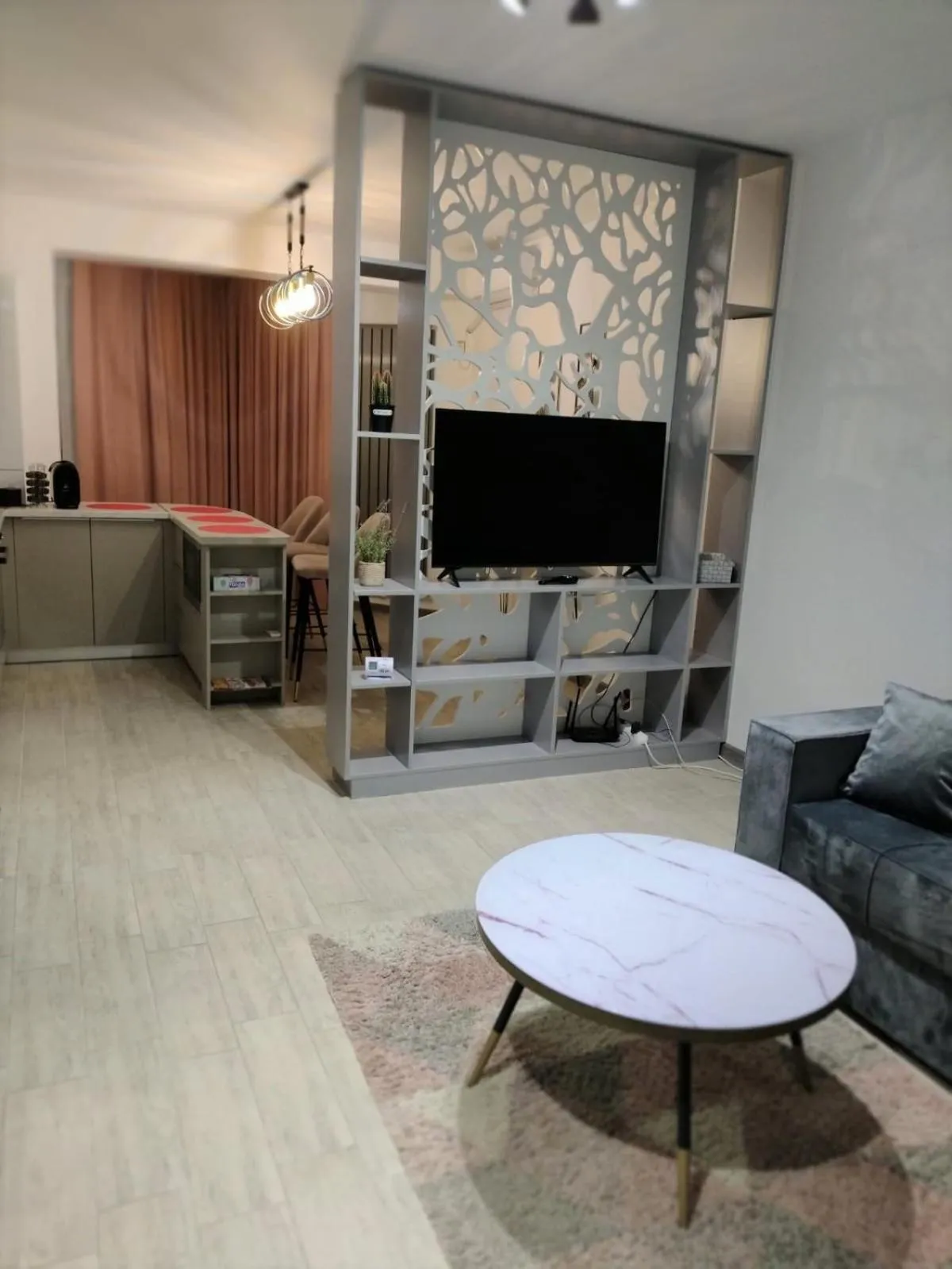 Living room in AMRA APART - Complex Alezzi