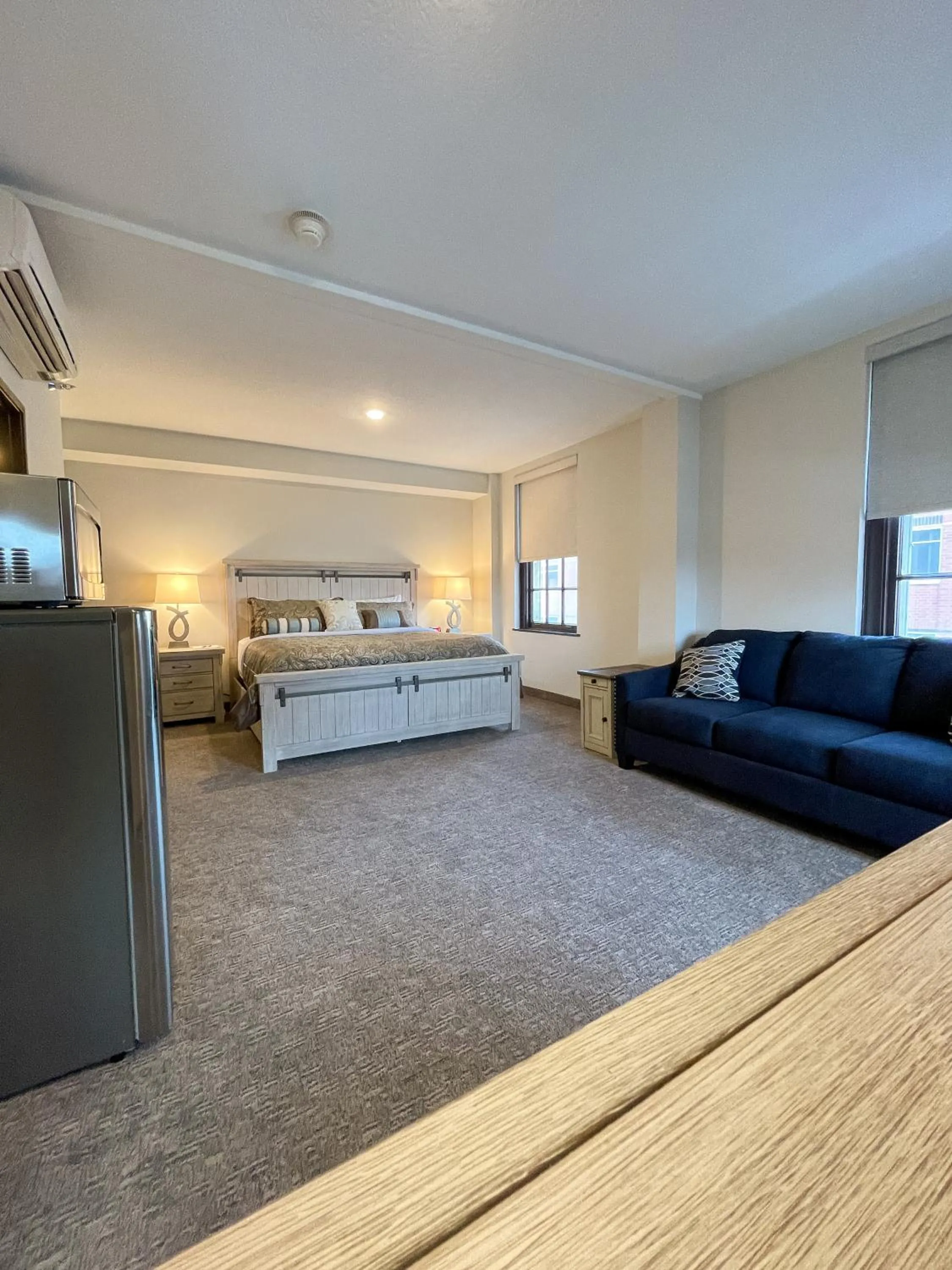 Photo of the whole room, Bed in The Alonzo Ward Hotel