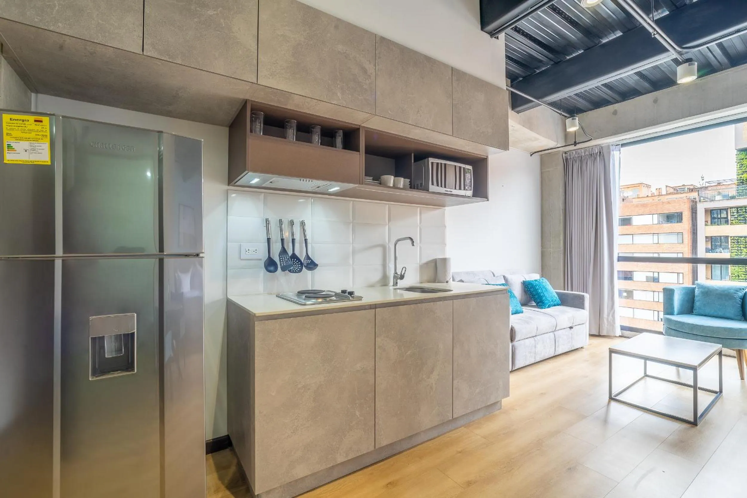 Kitchen or kitchenette in Beliving by Wynwood House