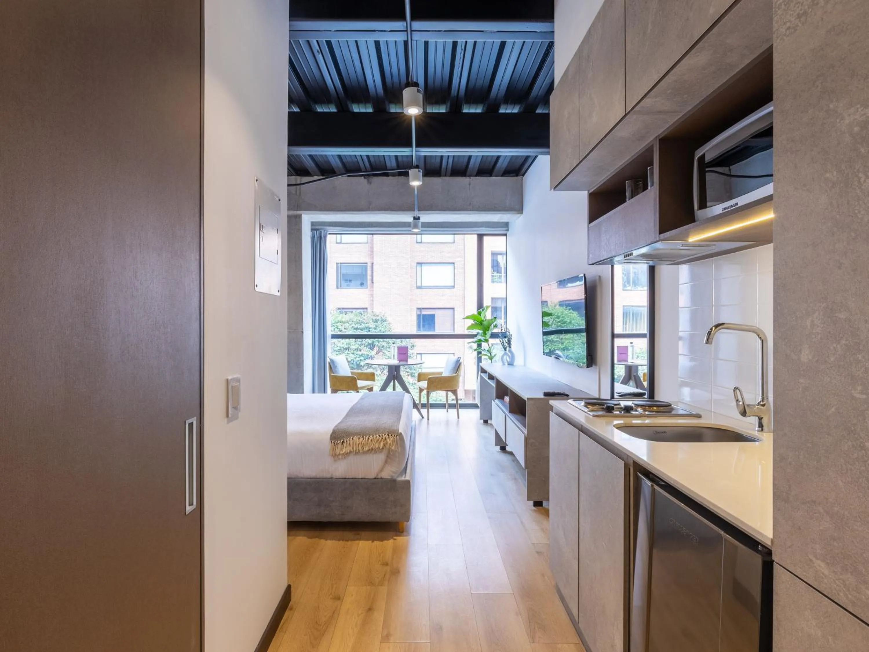 Kitchen or kitchenette in Beliving by Wynwood House
