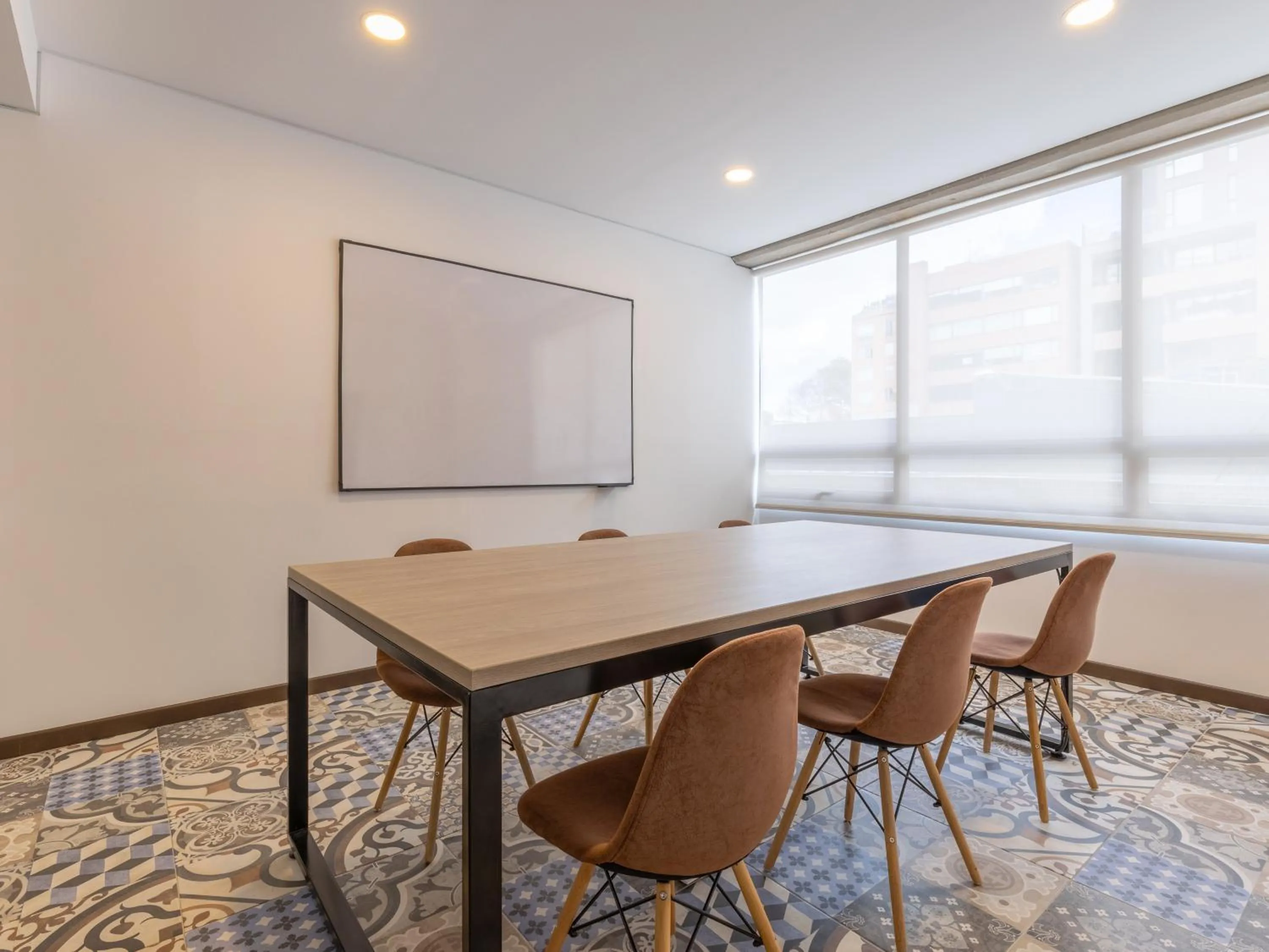 Seating area in Beliving by Wynwood House