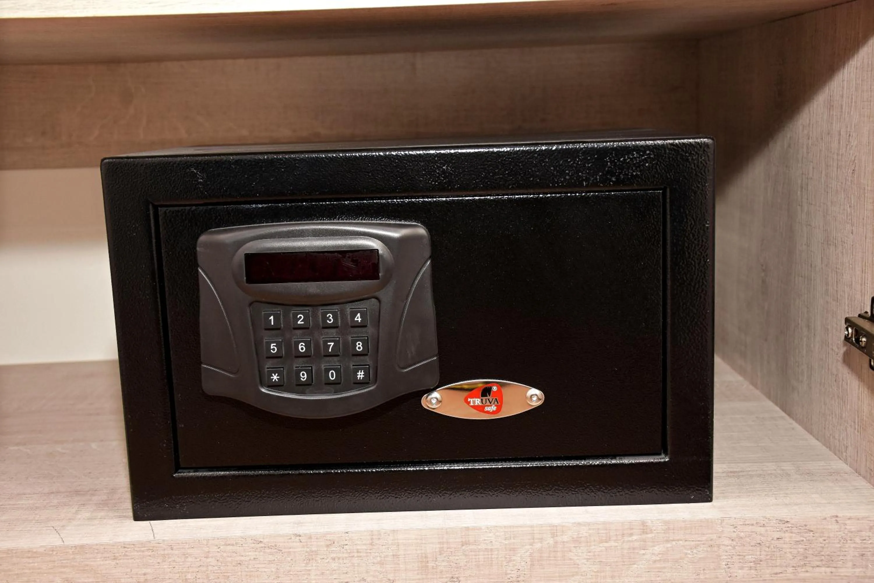 safe in Linda Port Hotel