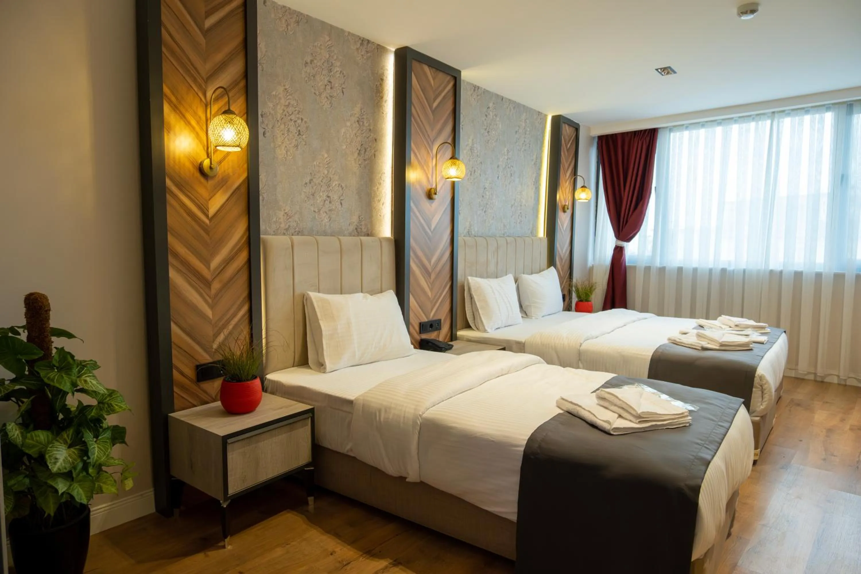 Photo of the whole room, Bed in Linda Port Hotel