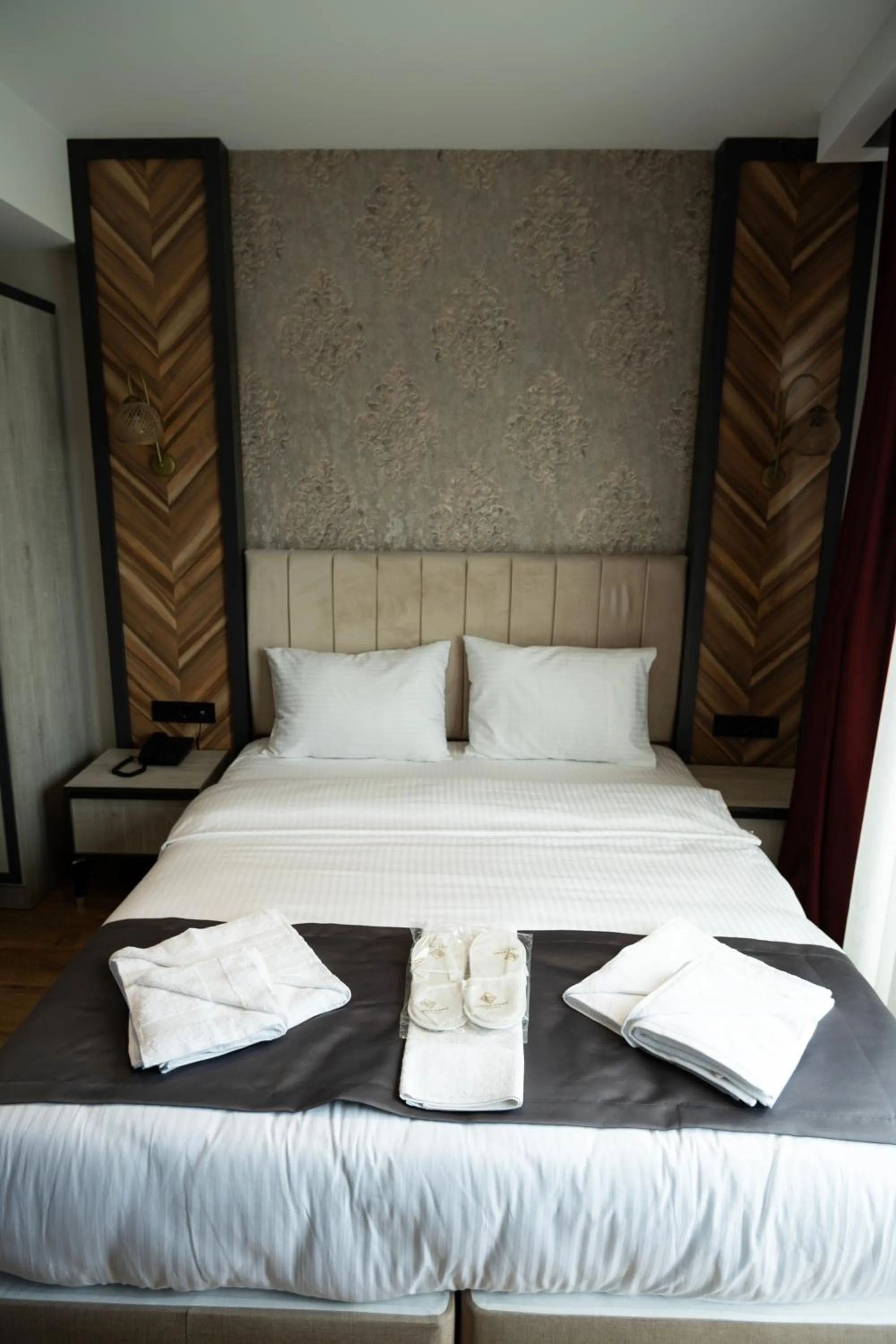 Bedroom, Bed in Linda Port Hotel