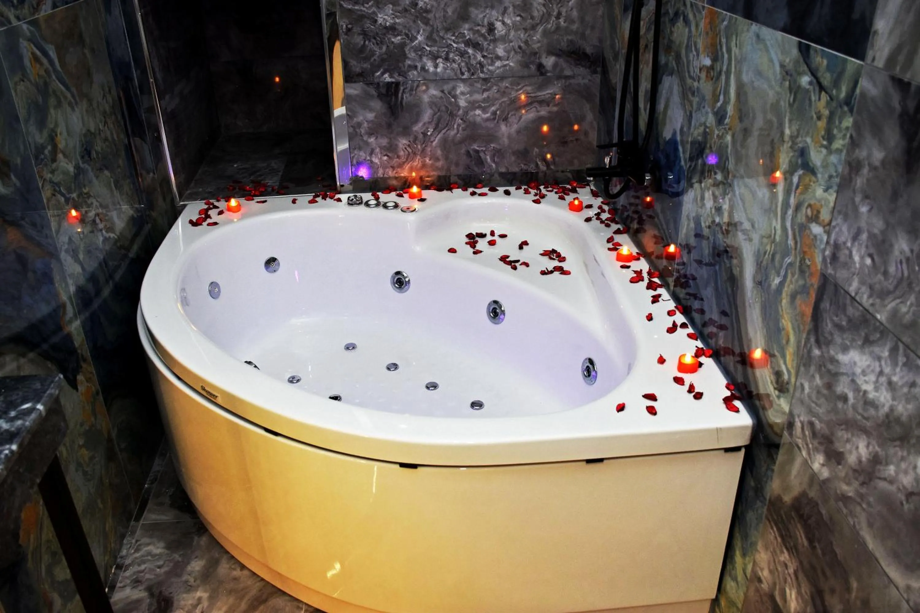 Bath in Linda Port Hotel