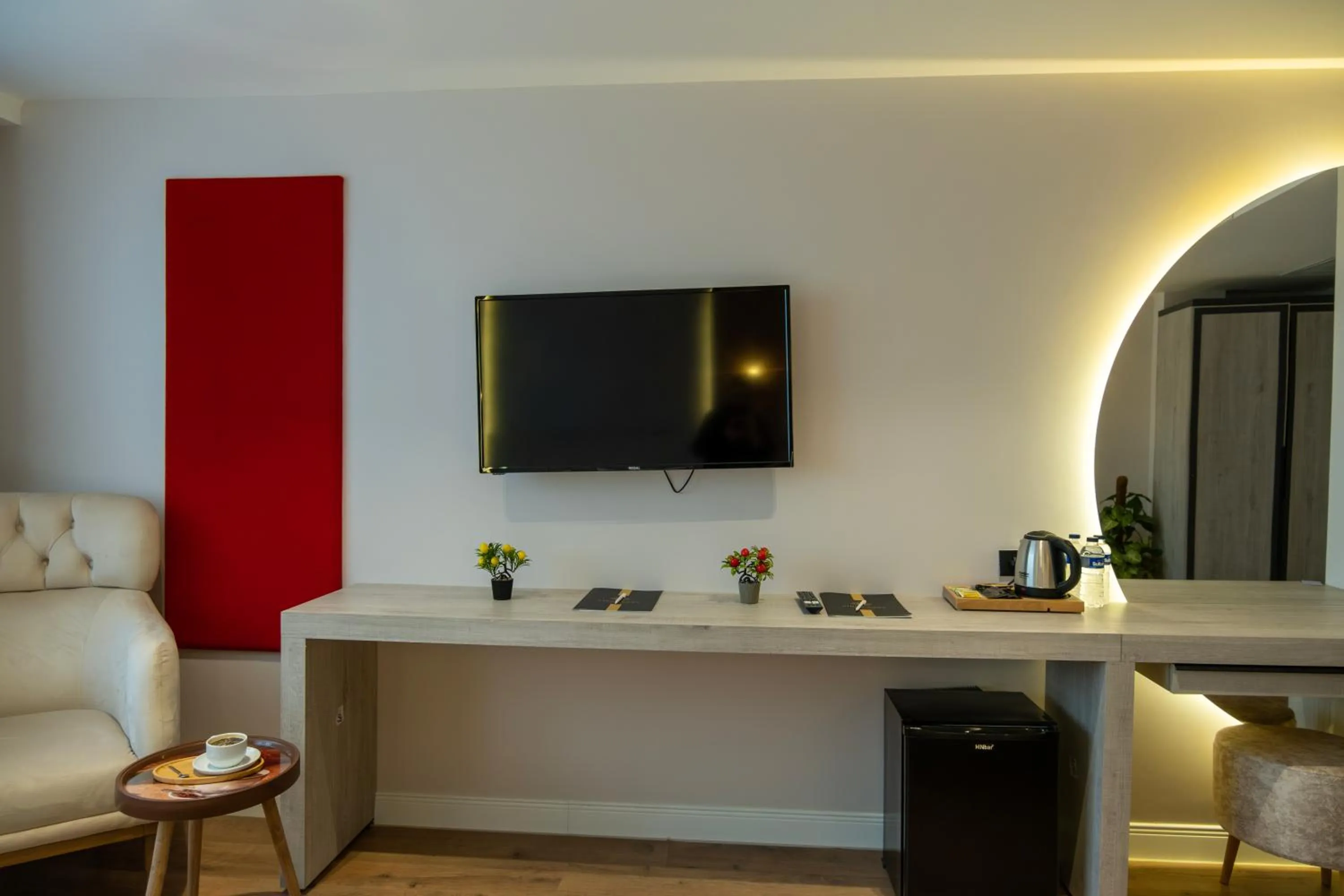 TV and multimedia in Linda Port Hotel