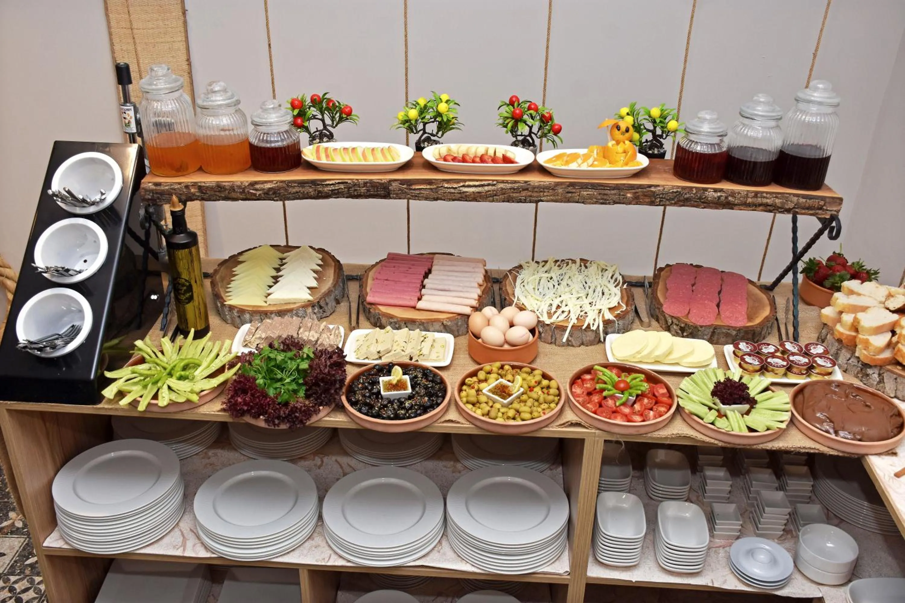 Buffet breakfast in Linda Port Hotel