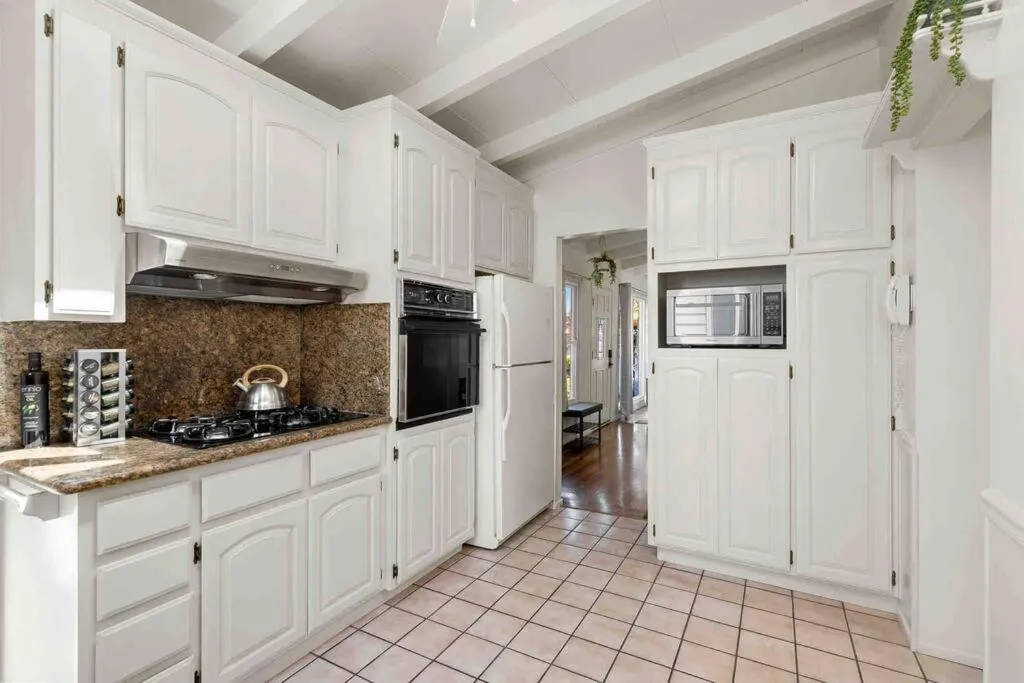 Mid Century Garden View Home Parking