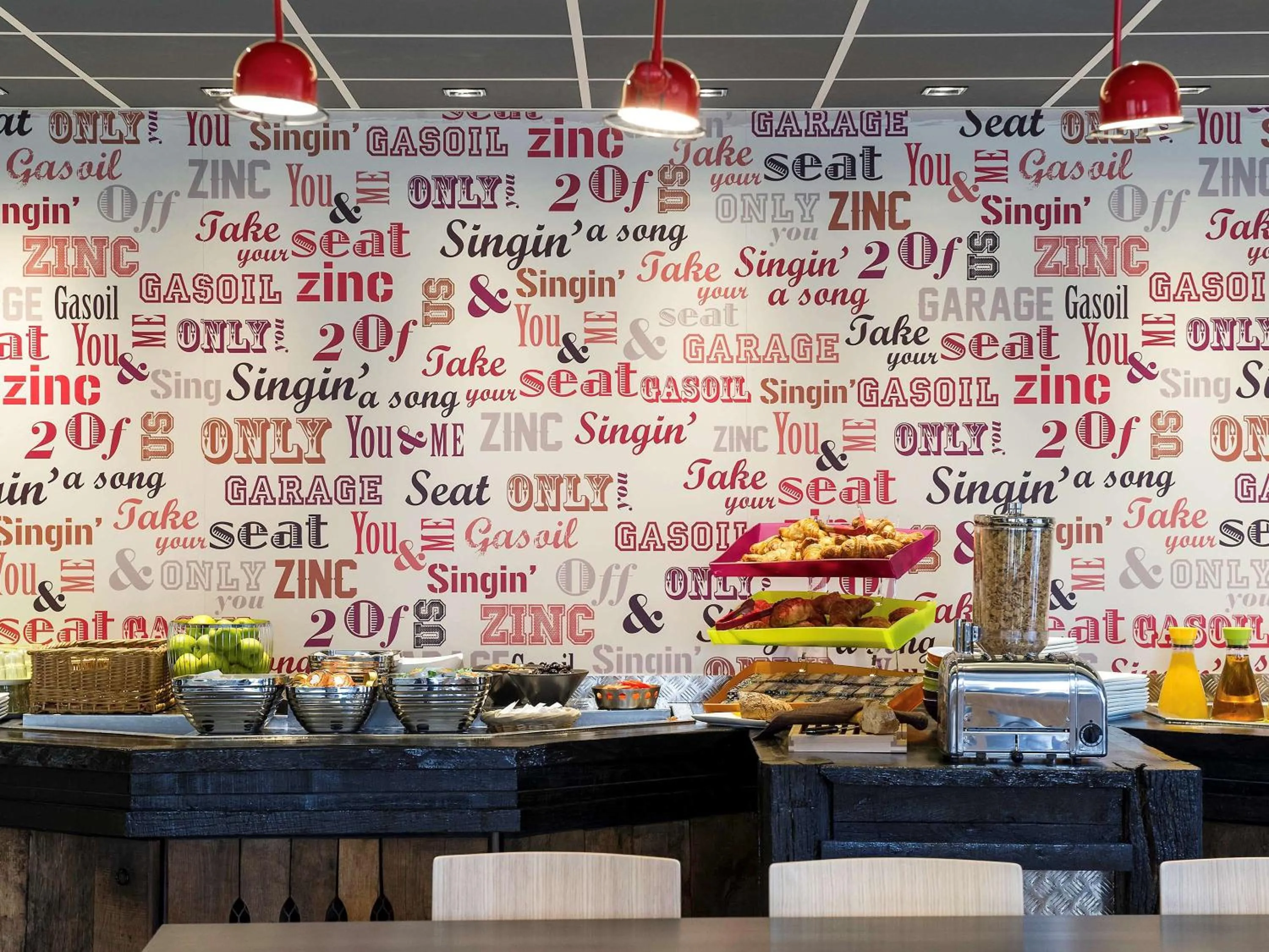 Restaurant/places to eat in ibis Styles Chartres Métropole