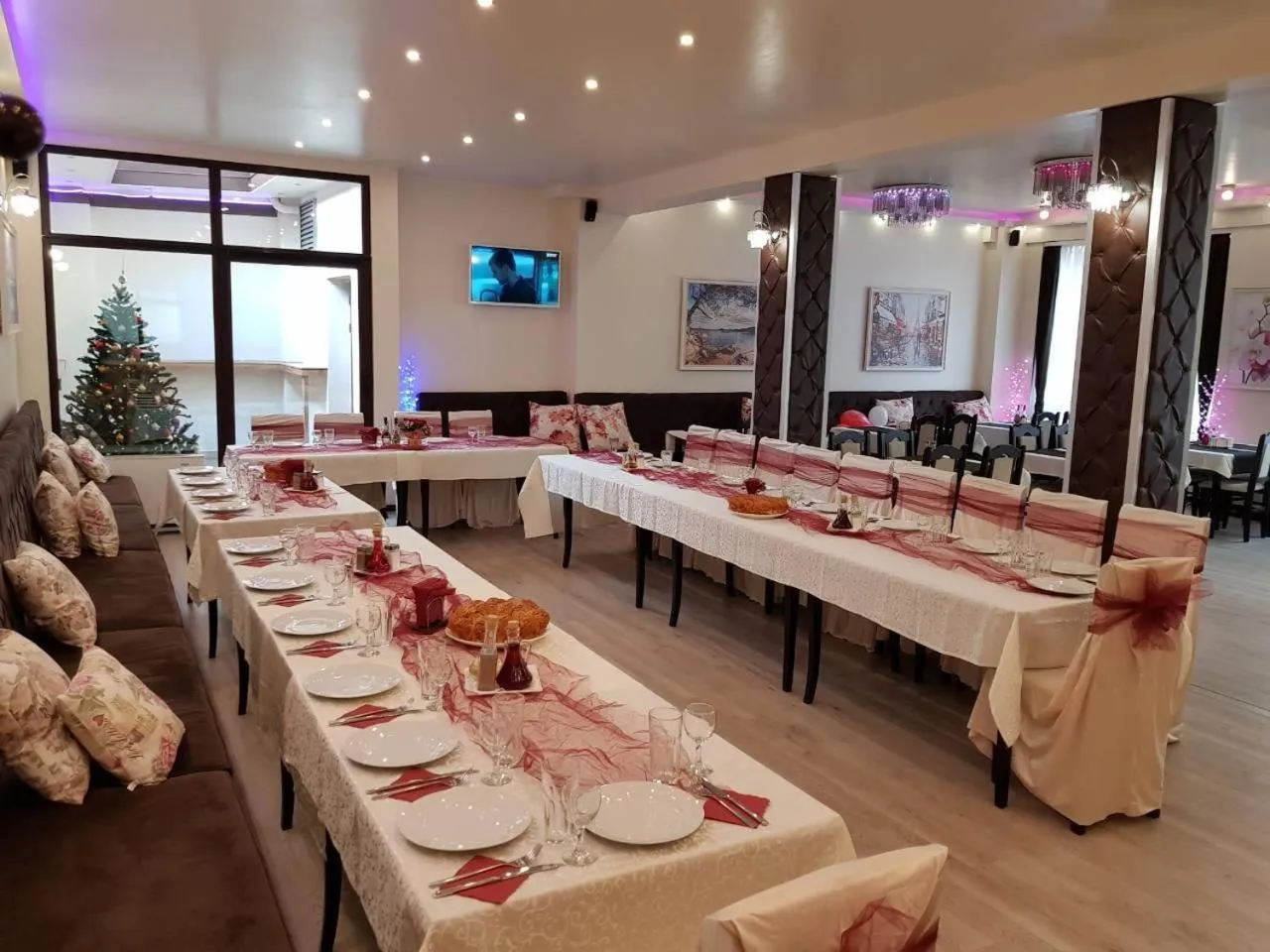 Restaurant/places to eat in Hotel Adria