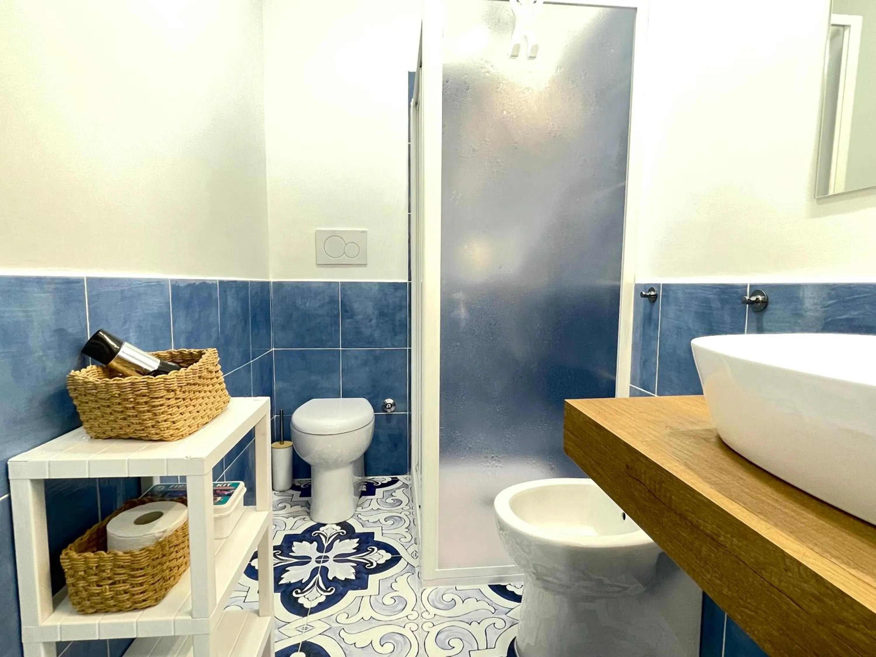 Bathroom in DOMUS MARI a due passi dal mare Anzio Cincinnato