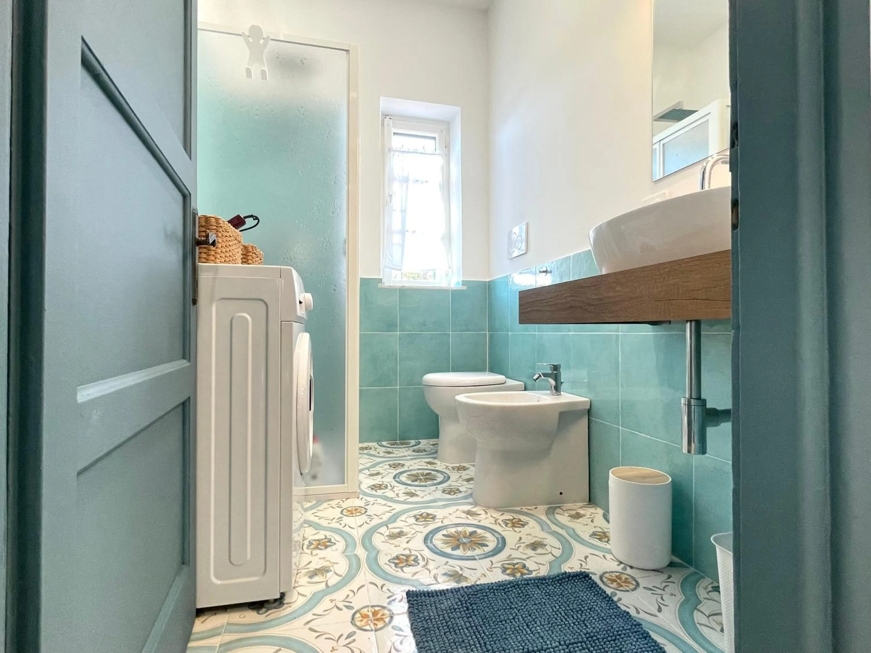 Bathroom in DOMUS MARI a due passi dal mare Anzio Cincinnato