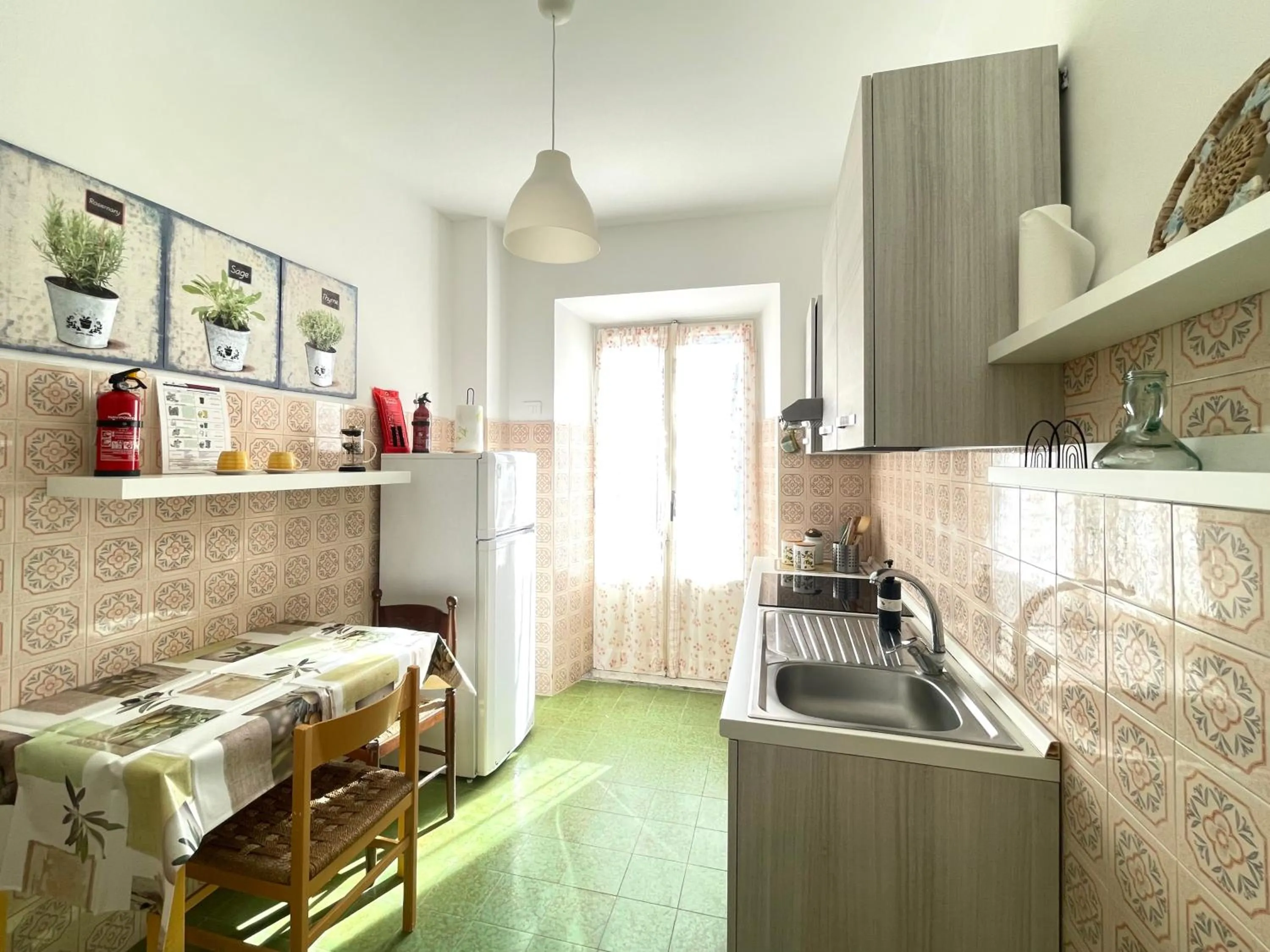 kitchen in DOMUS MARI a due passi dal mare Anzio Cincinnato