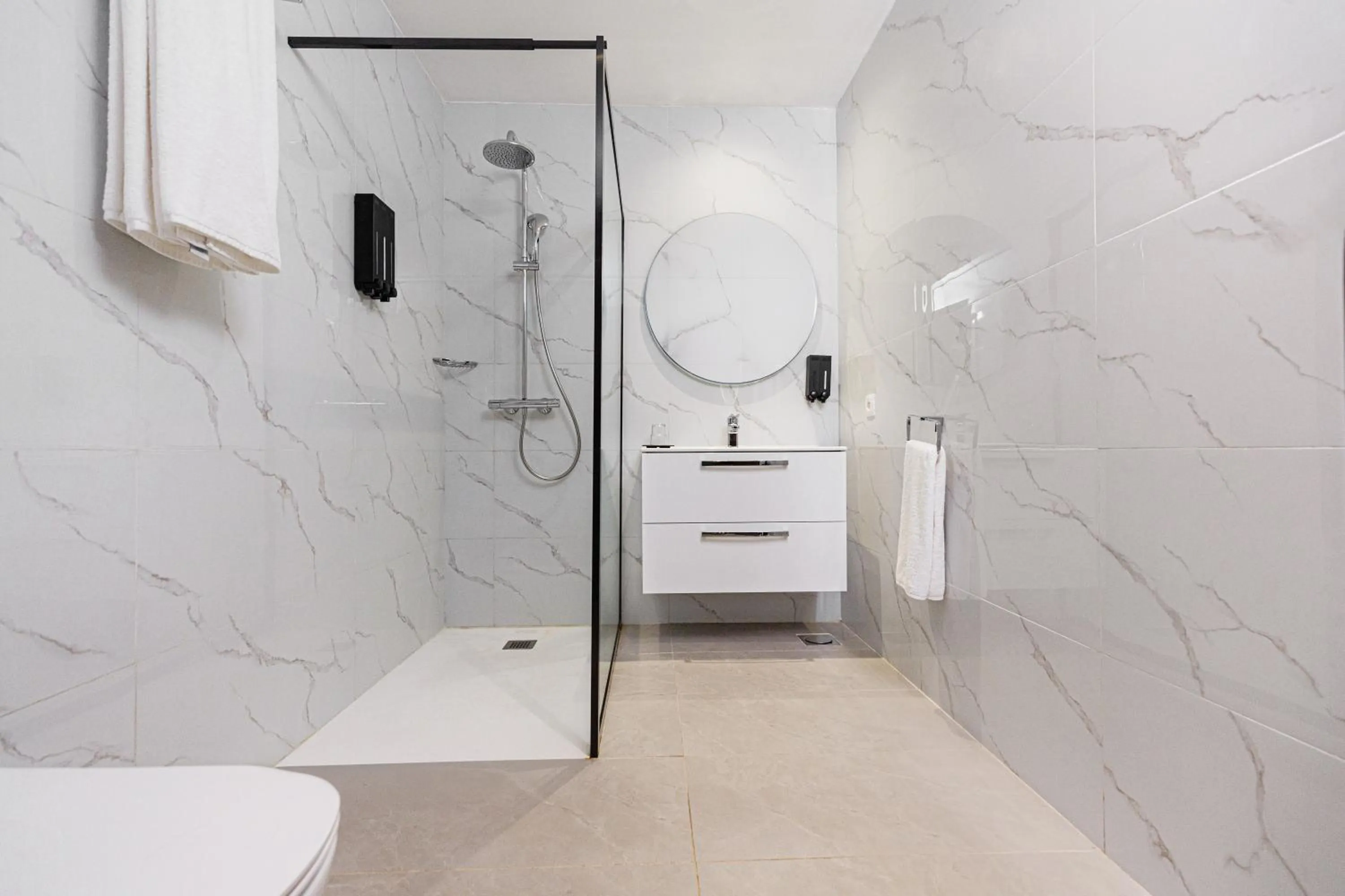 Bathroom in Riviera Royal Hotel