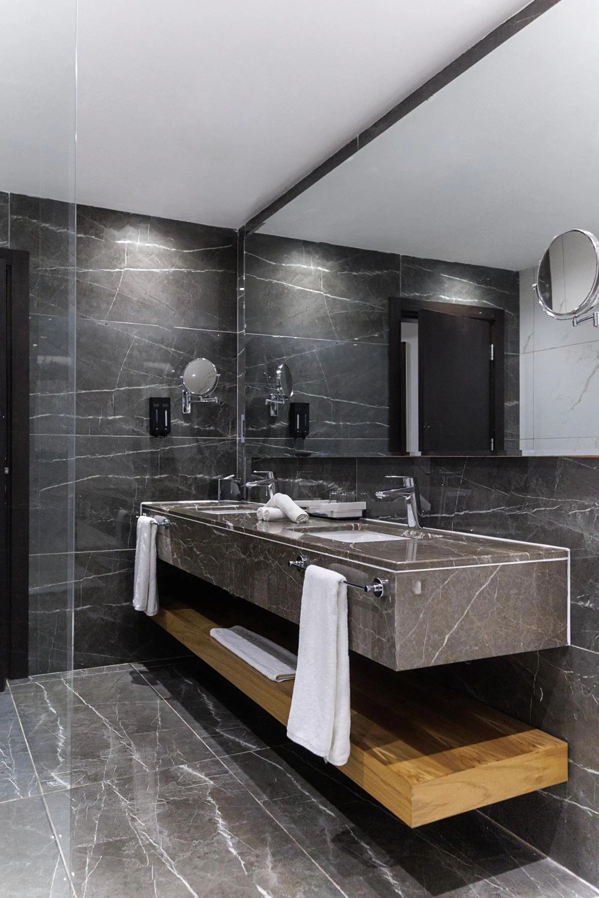 Shower in Riviera Royal Hotel