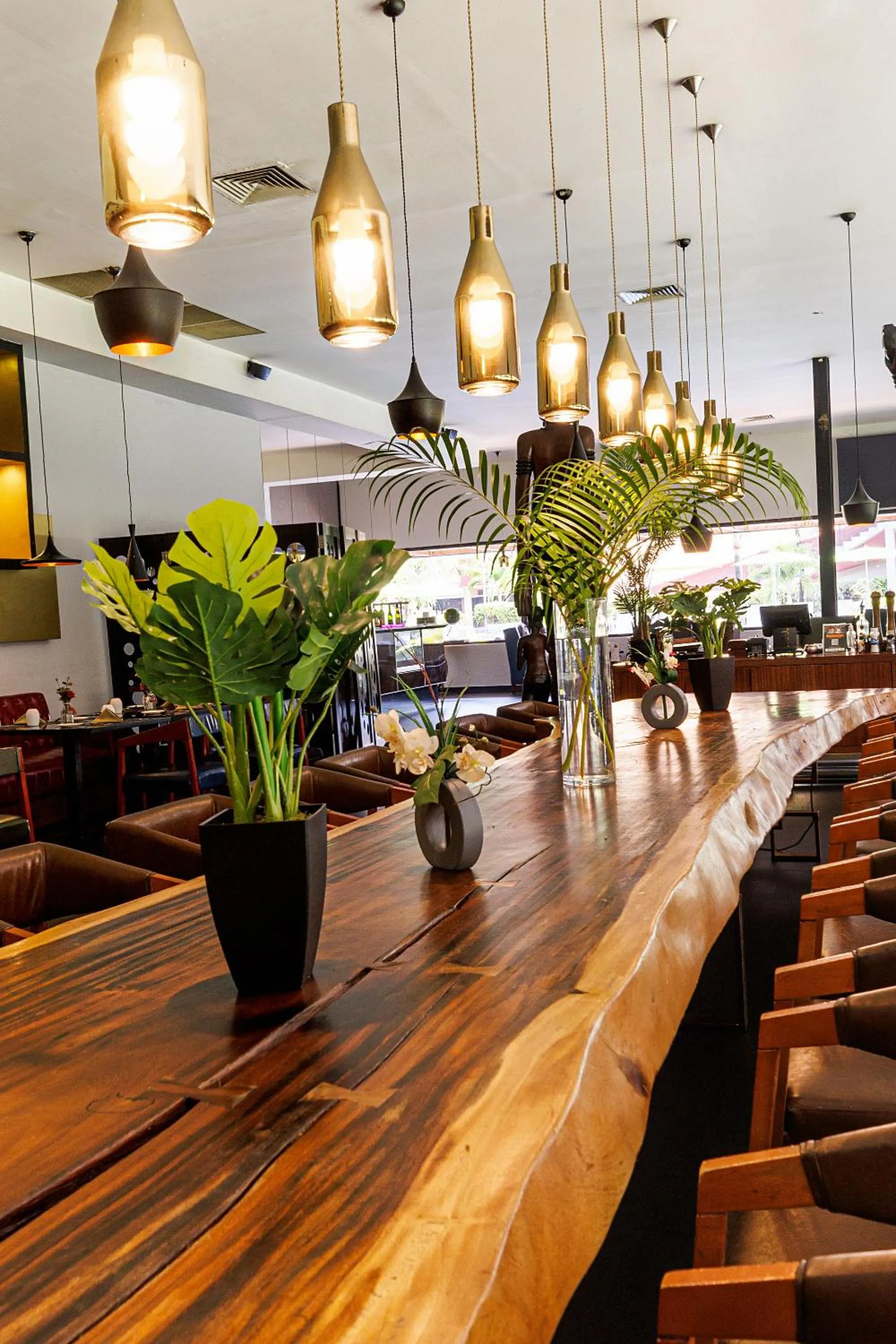 Restaurant/places to eat in Riviera Royal Hotel