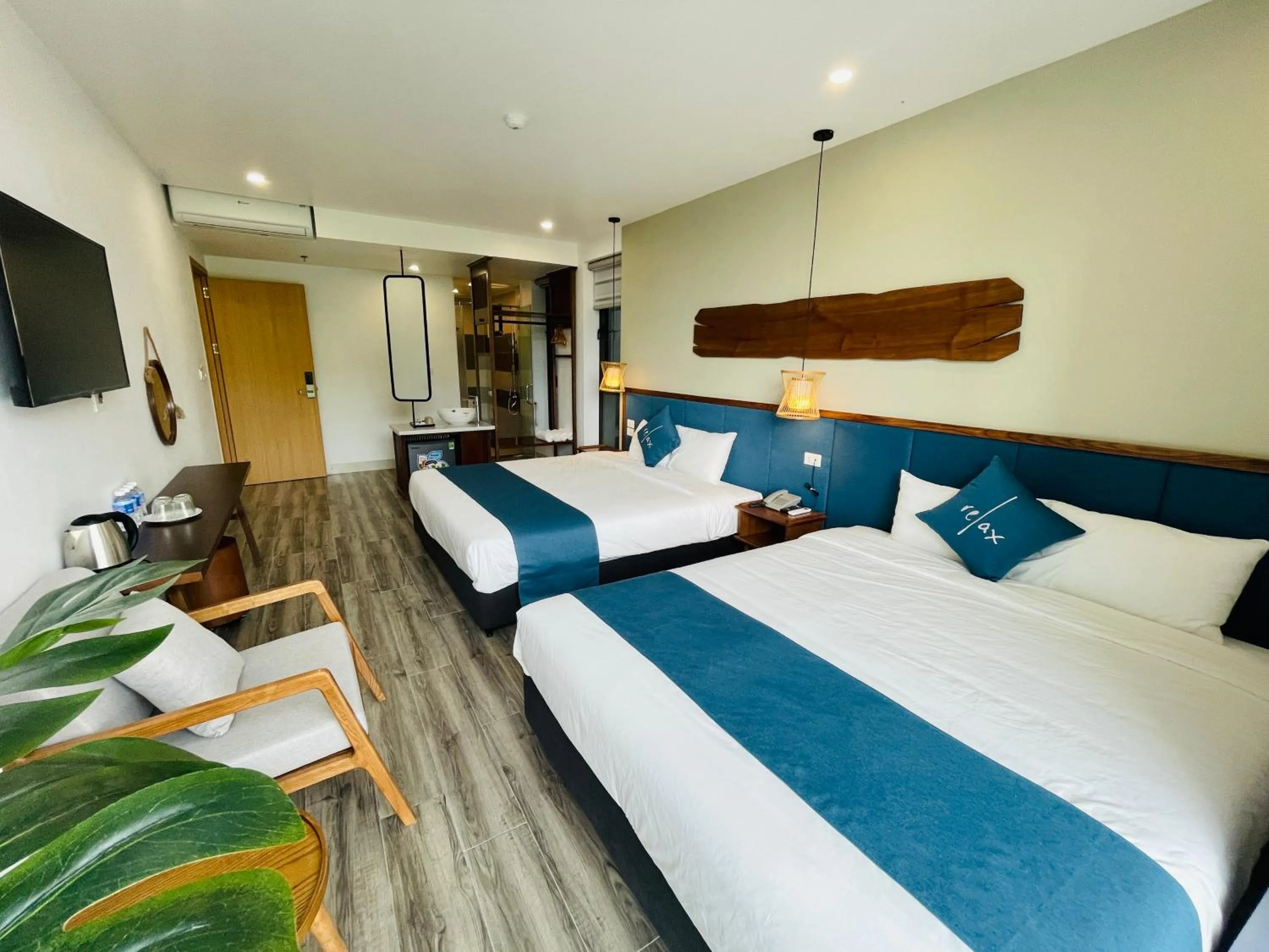 Photo of the whole room, Bed in The Light Hotel