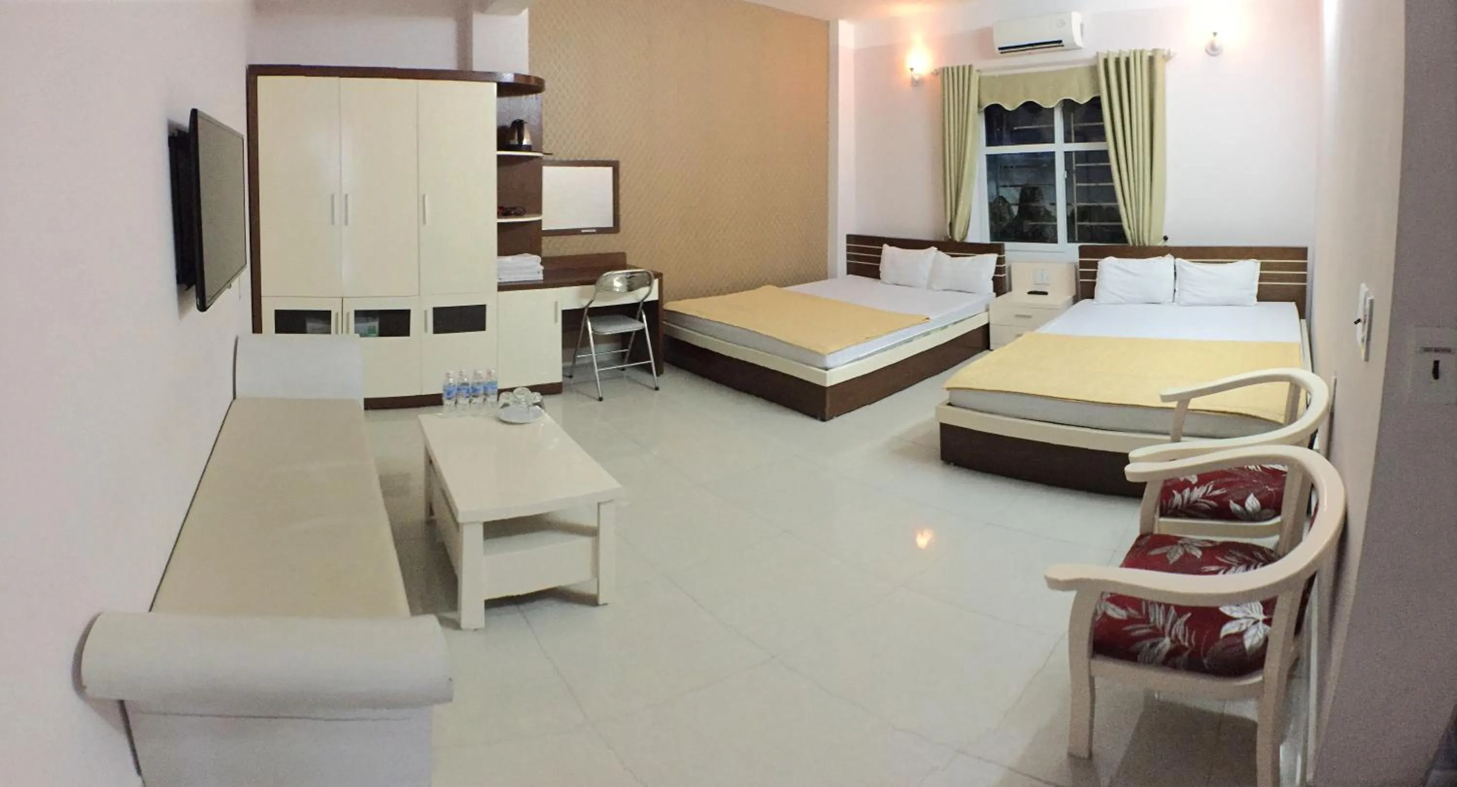 Photo of the whole room, Bed in The Light Hotel