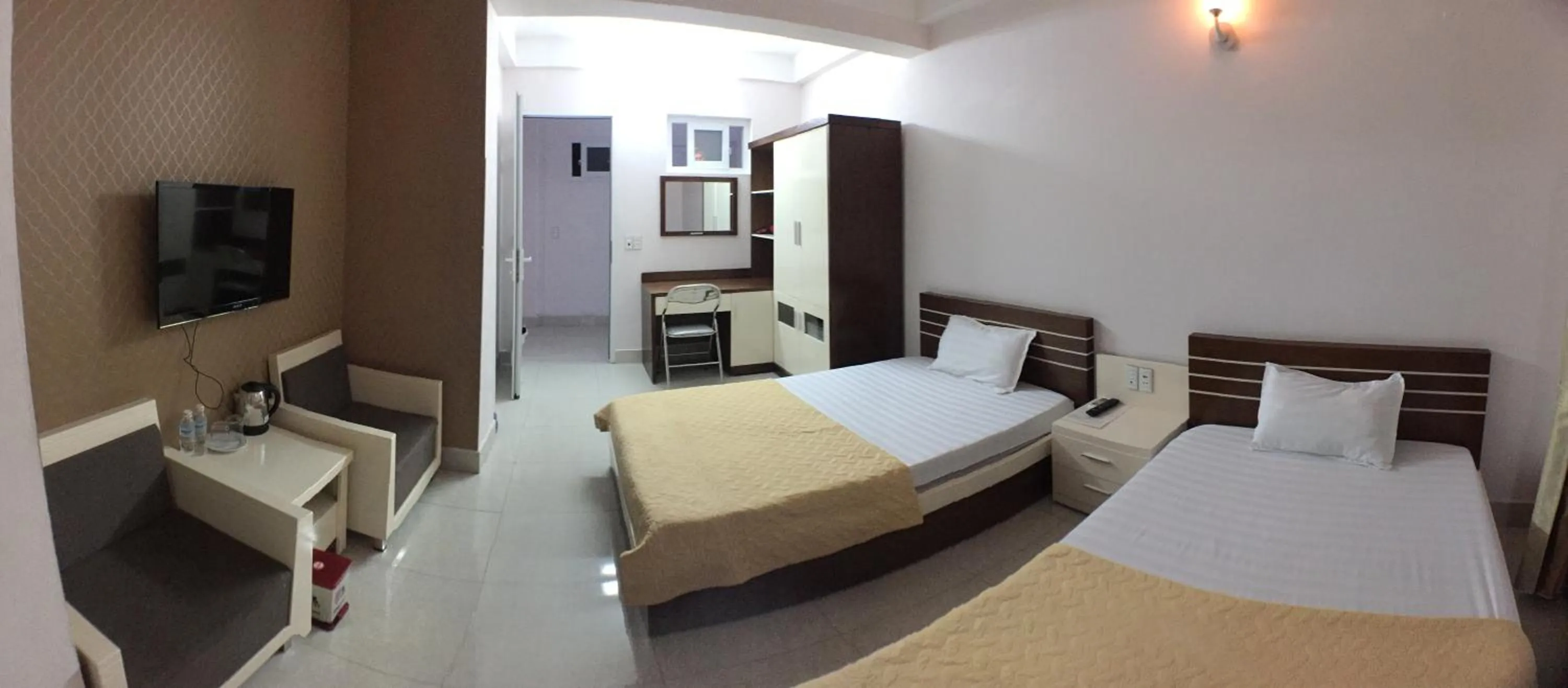 Photo of the whole room, Bed in The Light Hotel