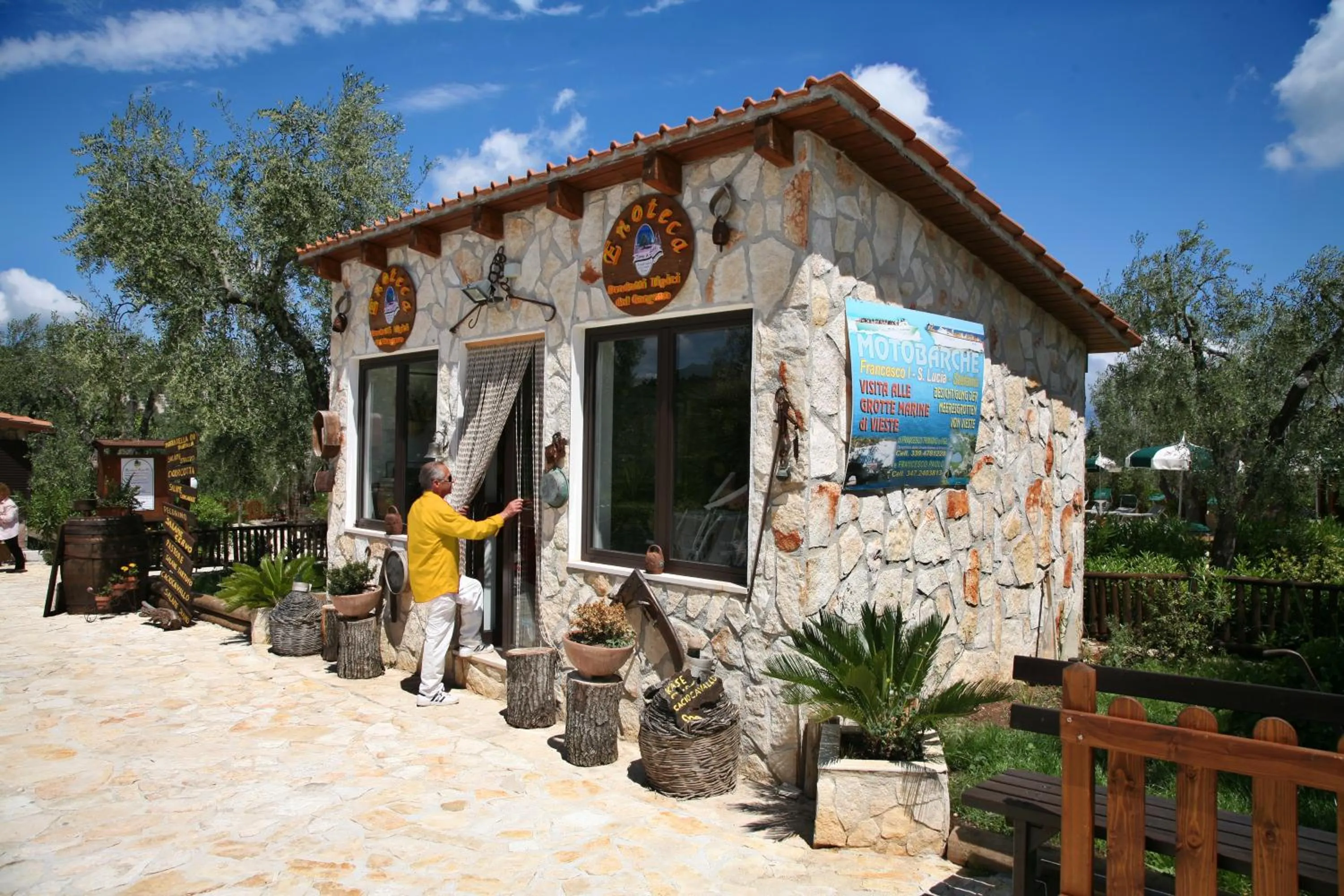 On-site shops in Tenuta Padre Pio