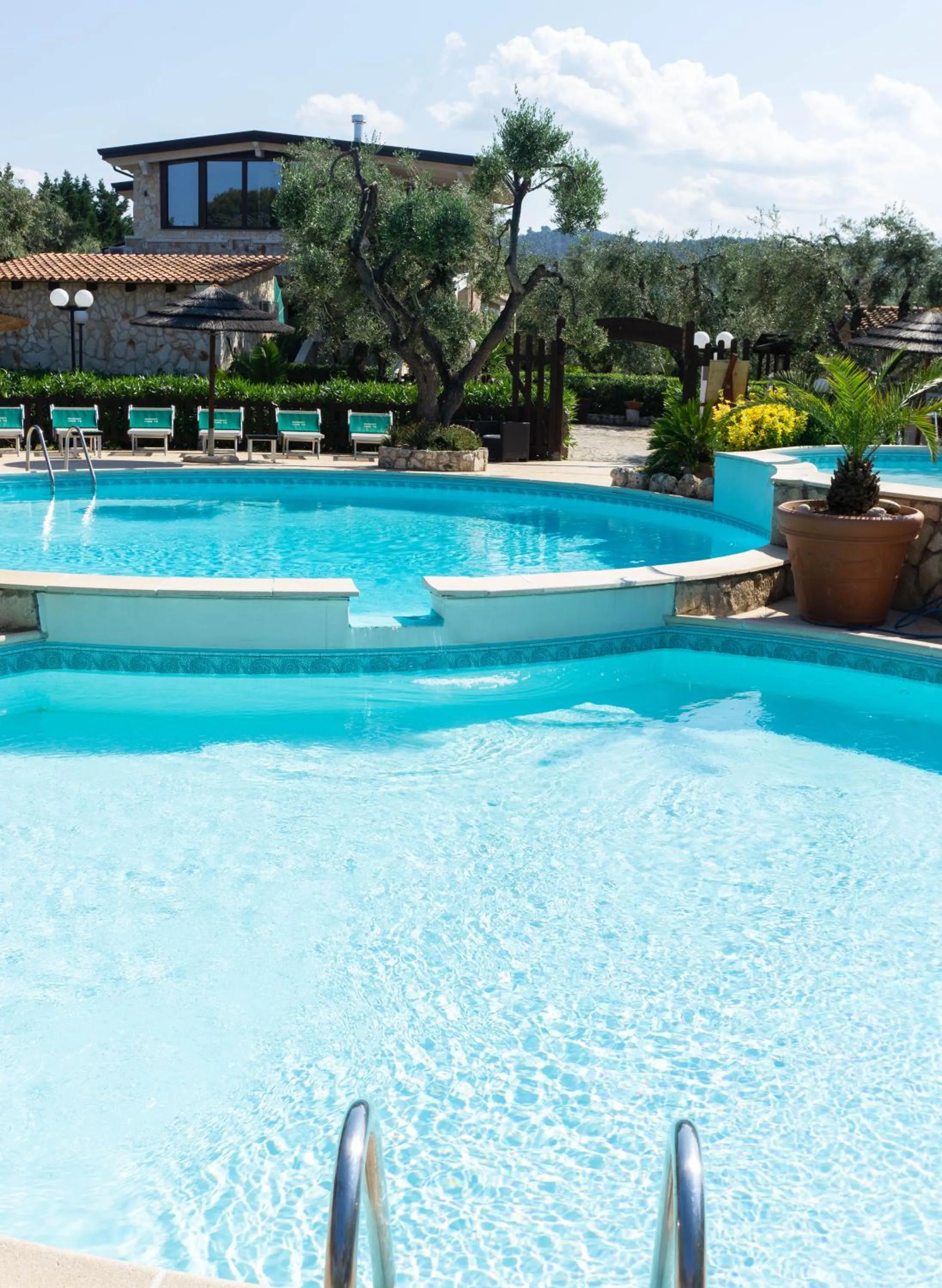 Swimming pool in Tenuta Padre Pio