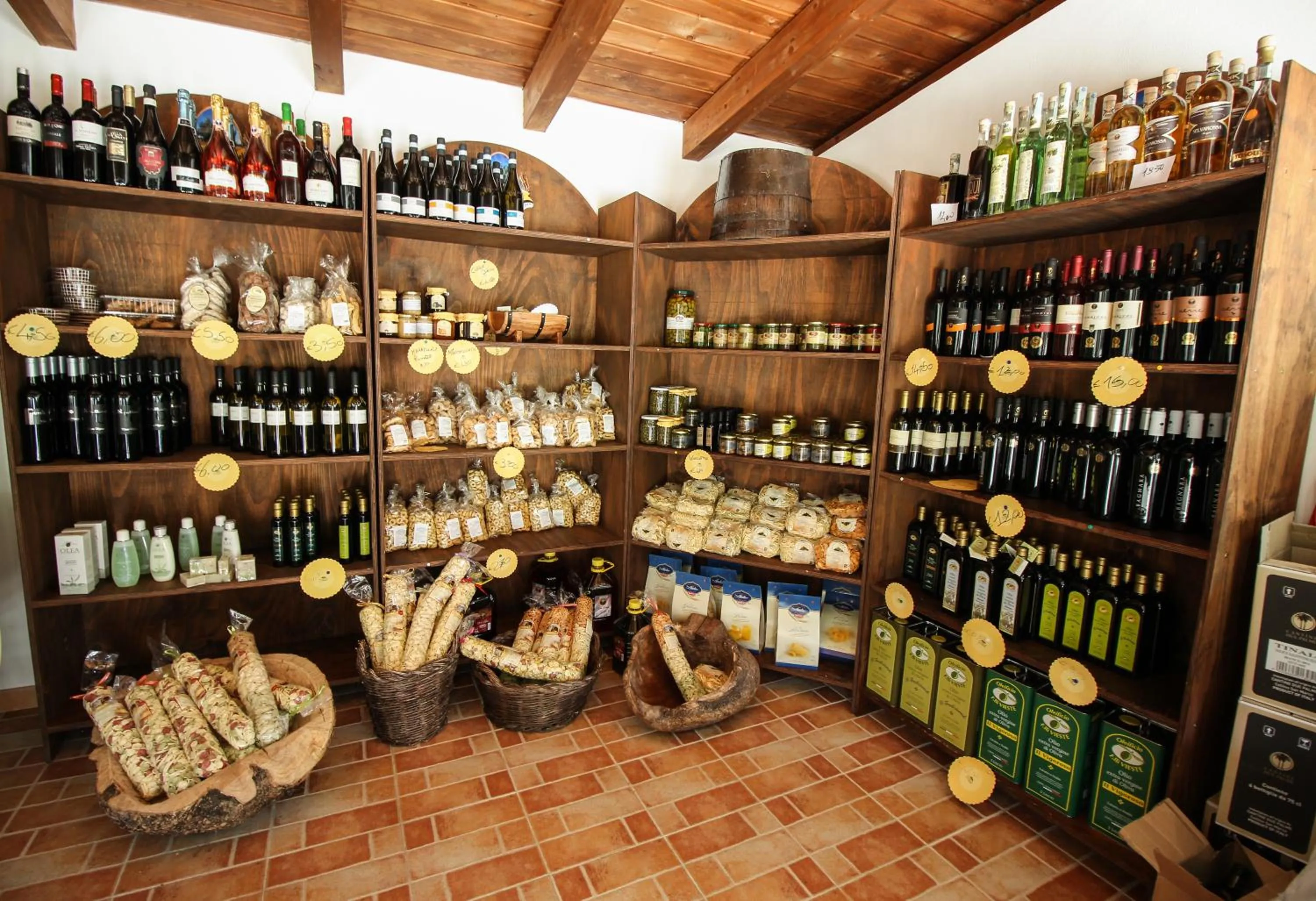 On-site shops in Tenuta Padre Pio