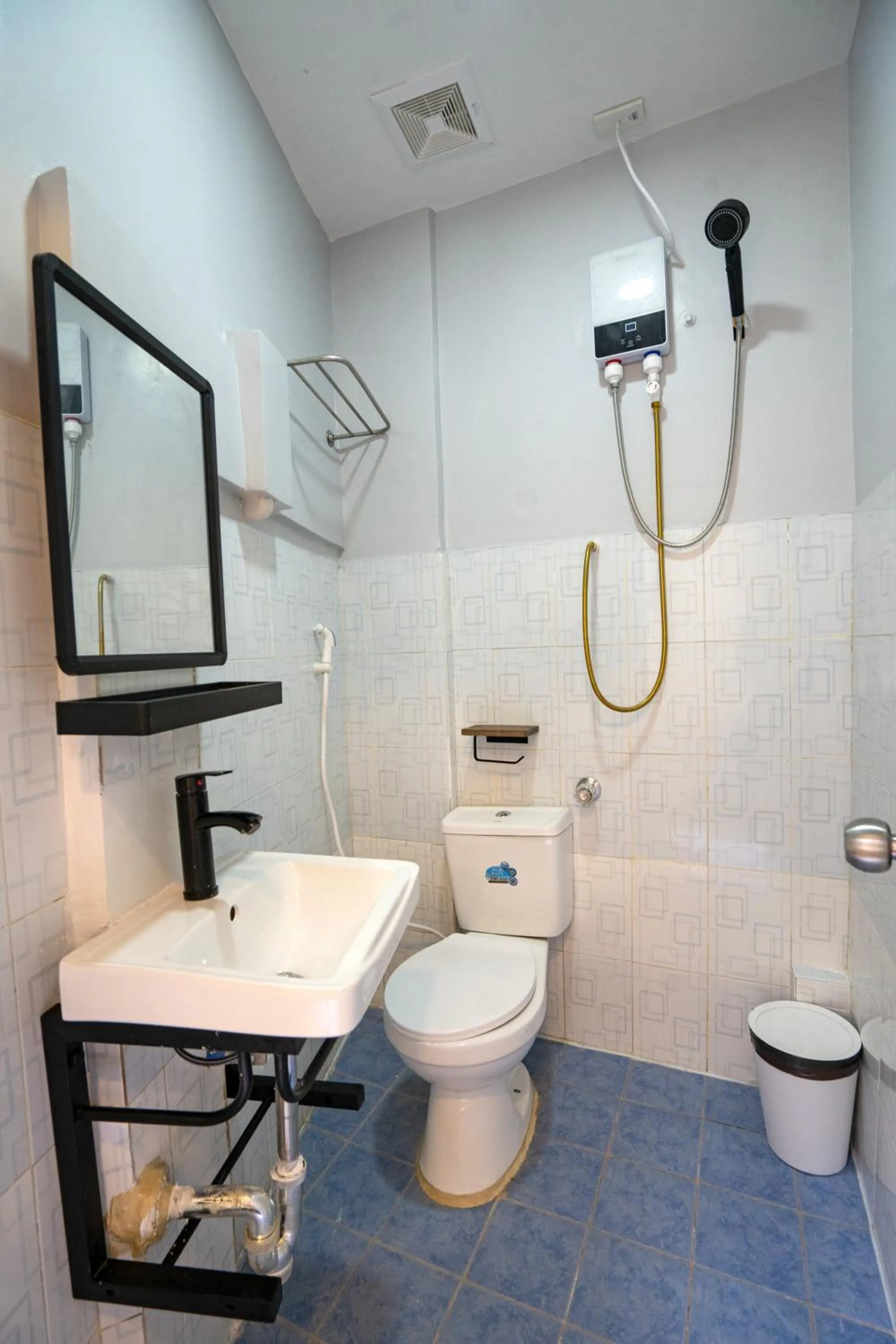 Shower in Zuric Pension House