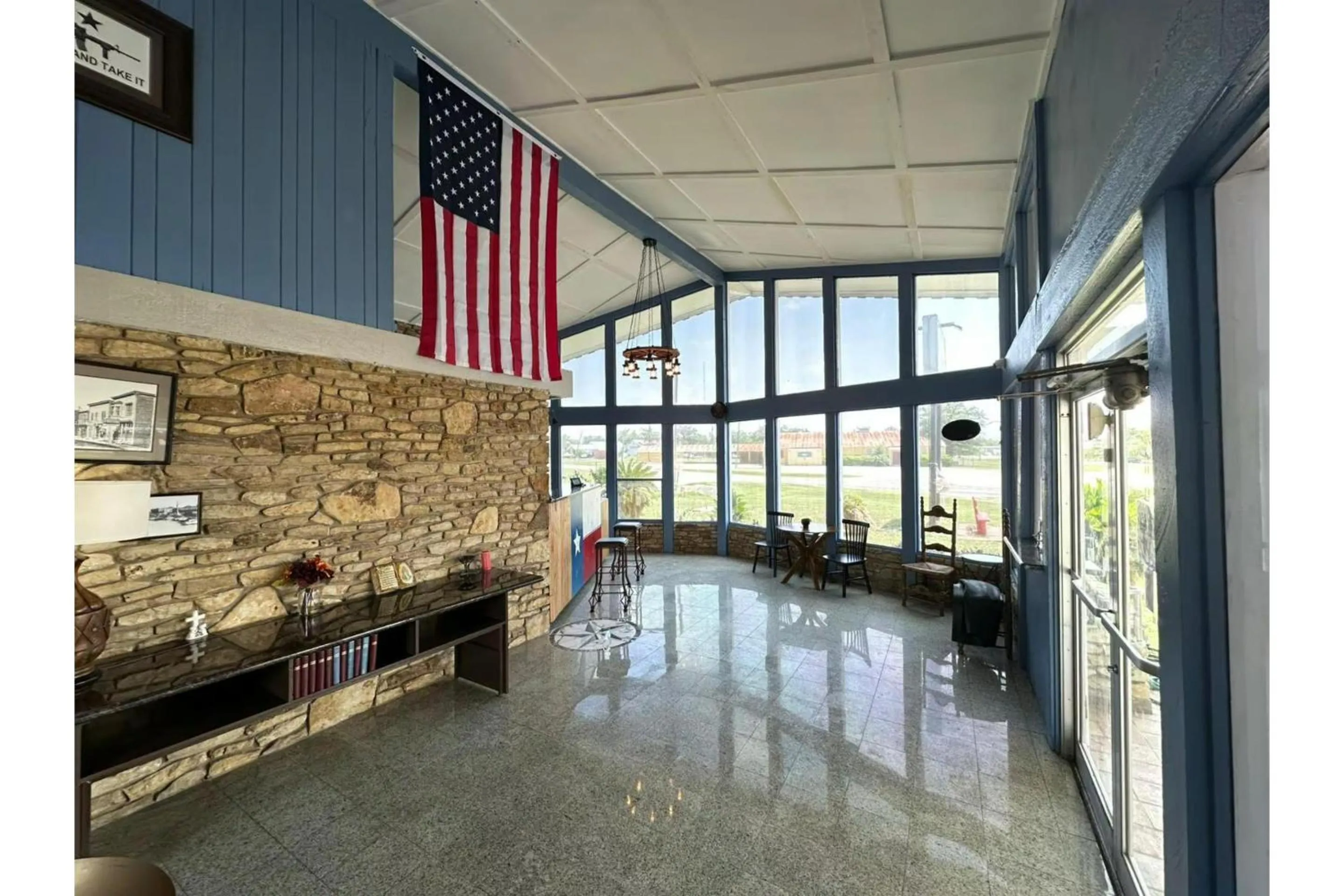 Lobby or reception in Cannon Inn By Capital O Gonzales Tx