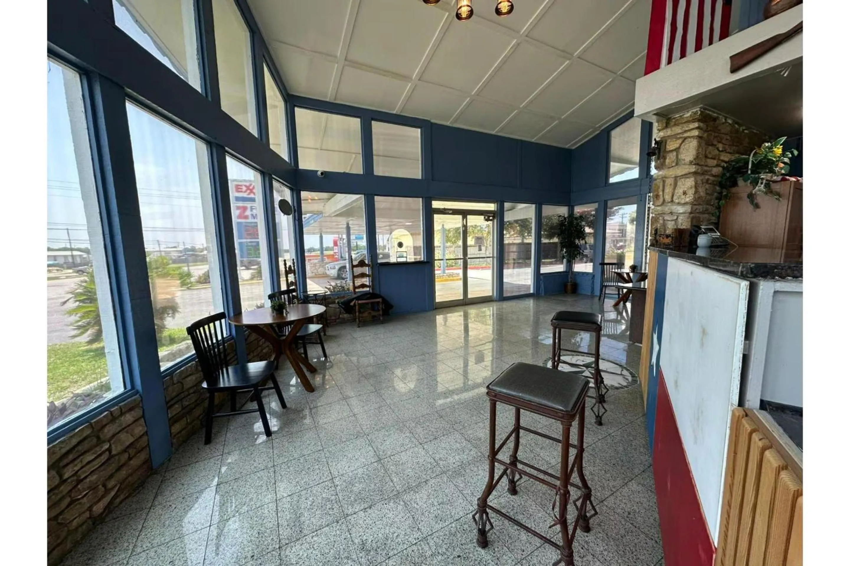 Lobby or reception in Cannon Inn By Capital O Gonzales Tx