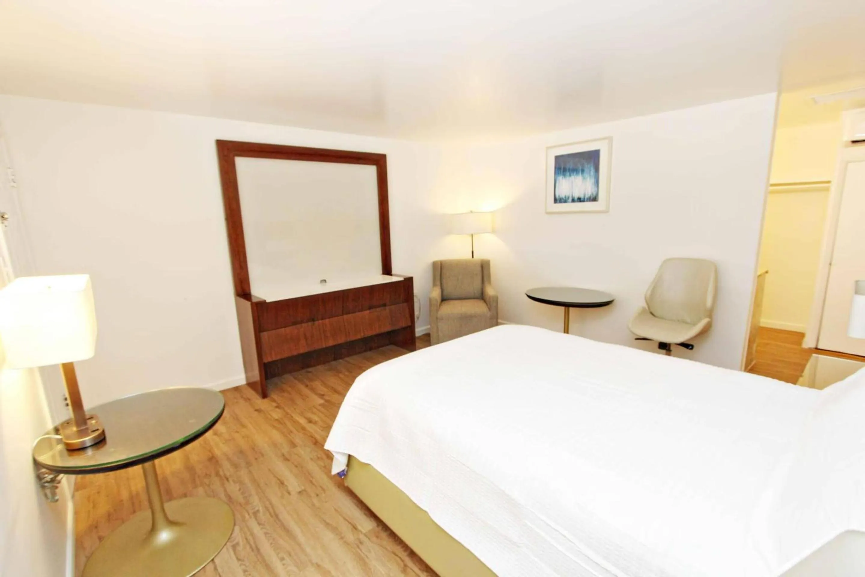 Bedroom, Bed in Cannon Inn By Capital O Gonzales Tx