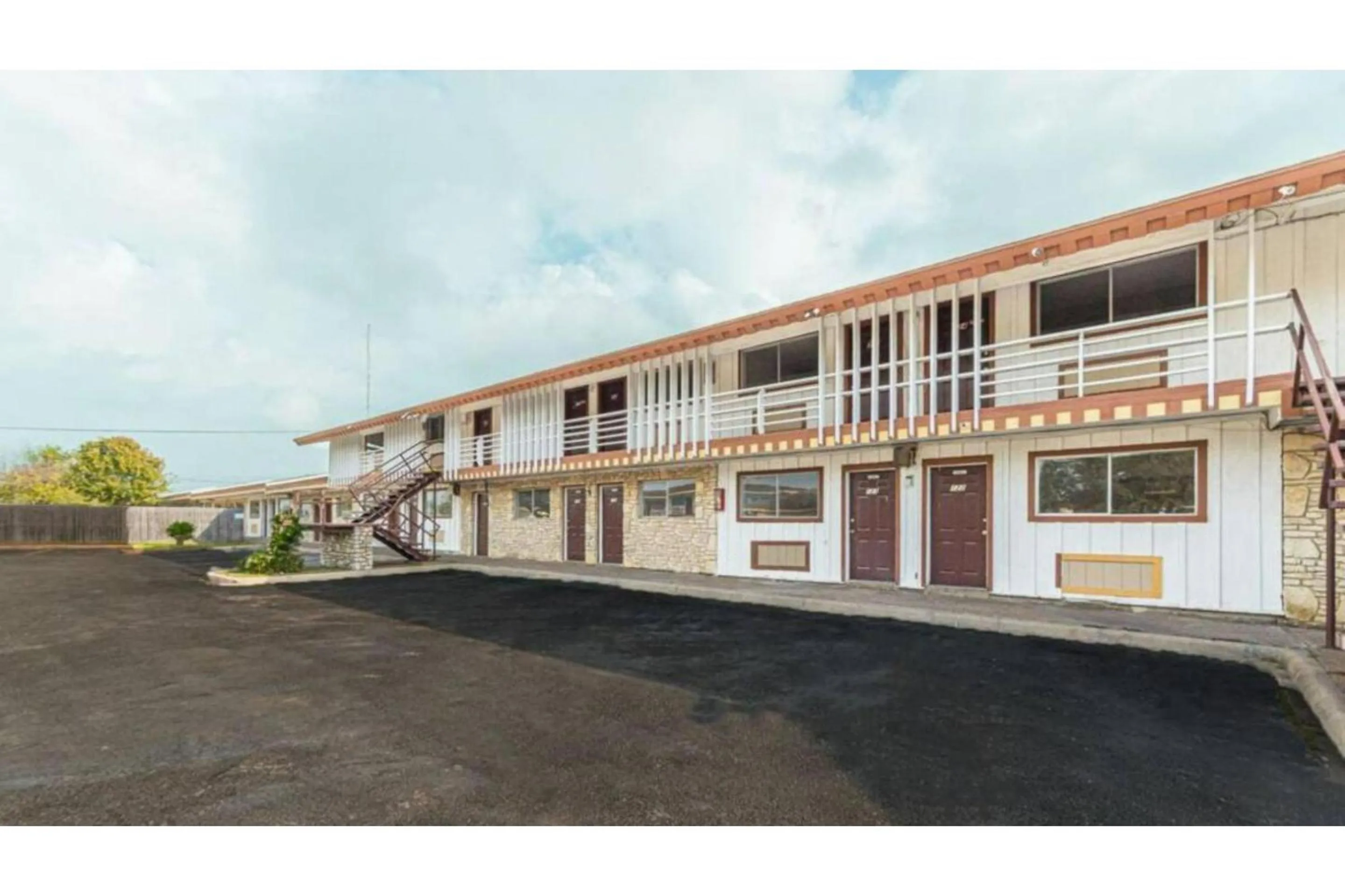 Property building in Cannon Inn By Capital O Gonzales Tx