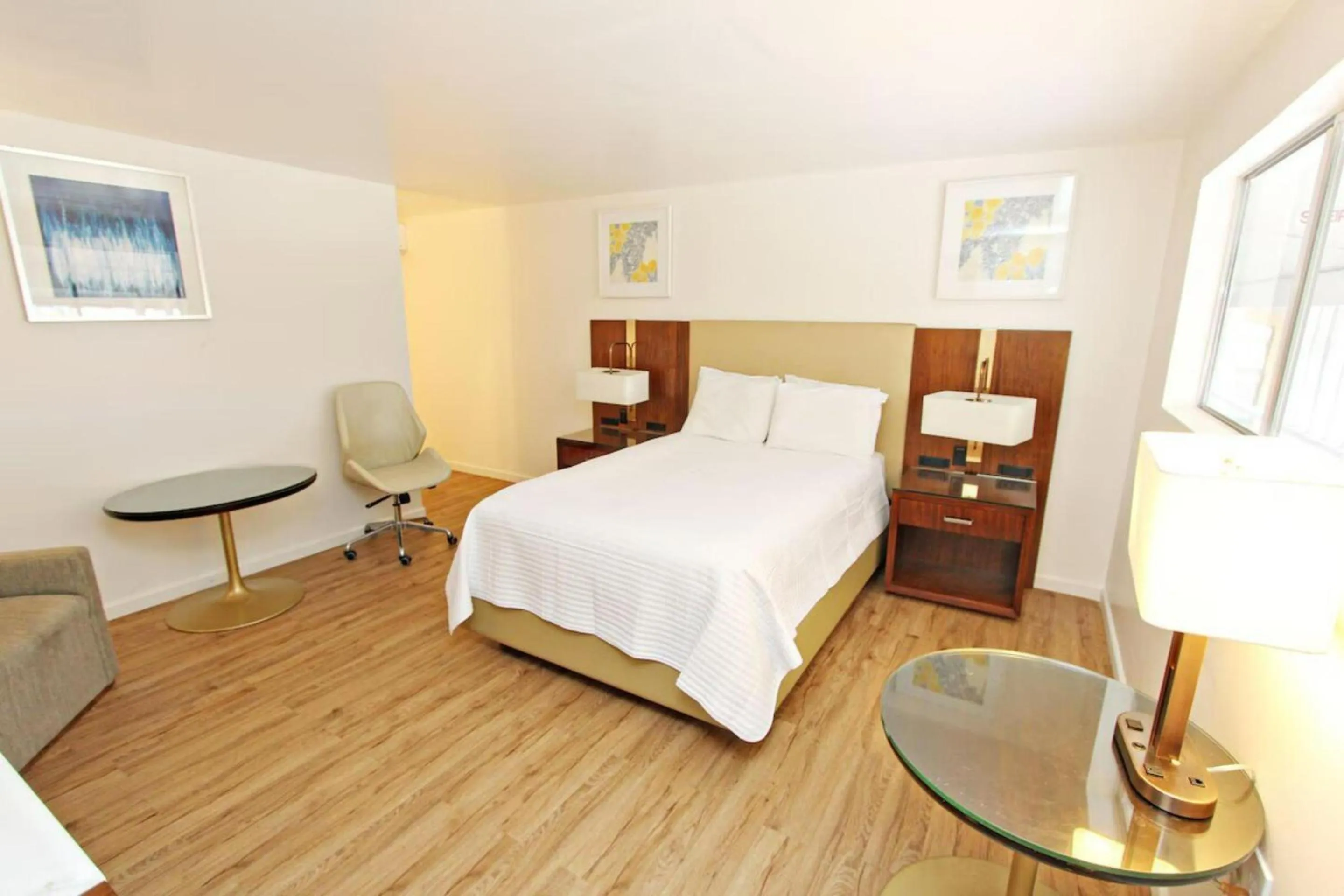 Bedroom, Bed in Cannon Inn By Capital O Gonzales Tx