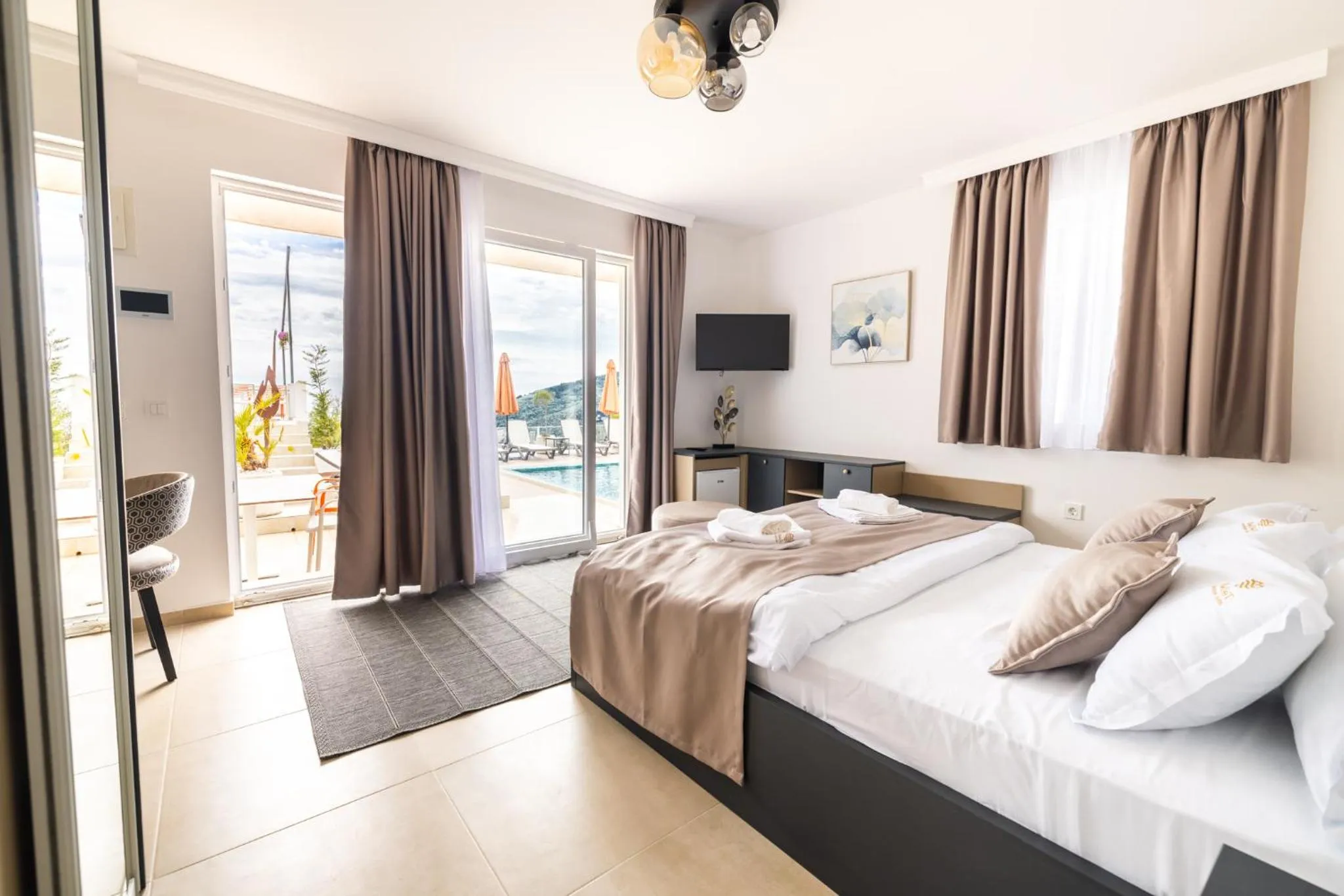 Bedroom, Bed in Hotel Reset