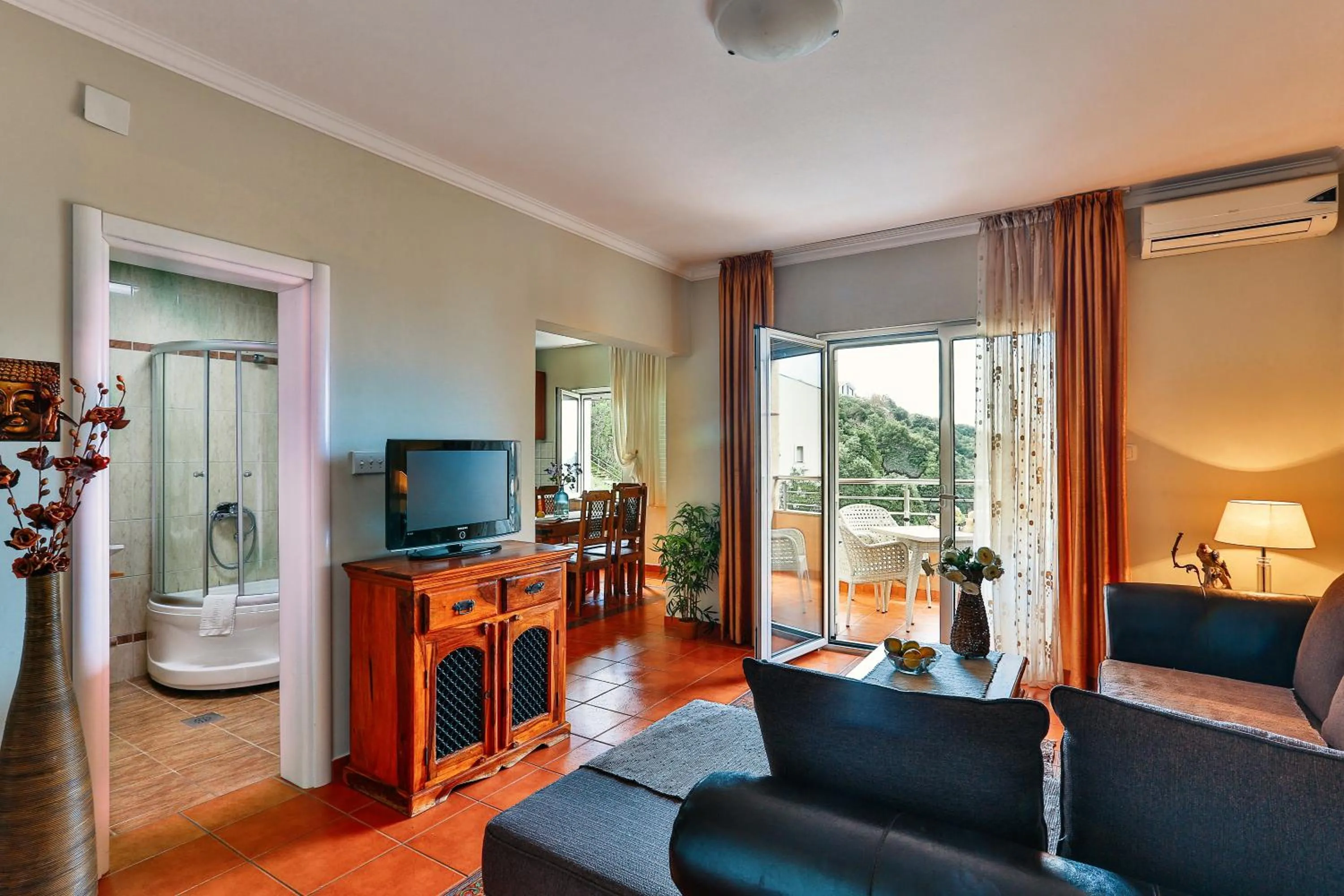 Communal lounge/ TV room in Apartments Misko