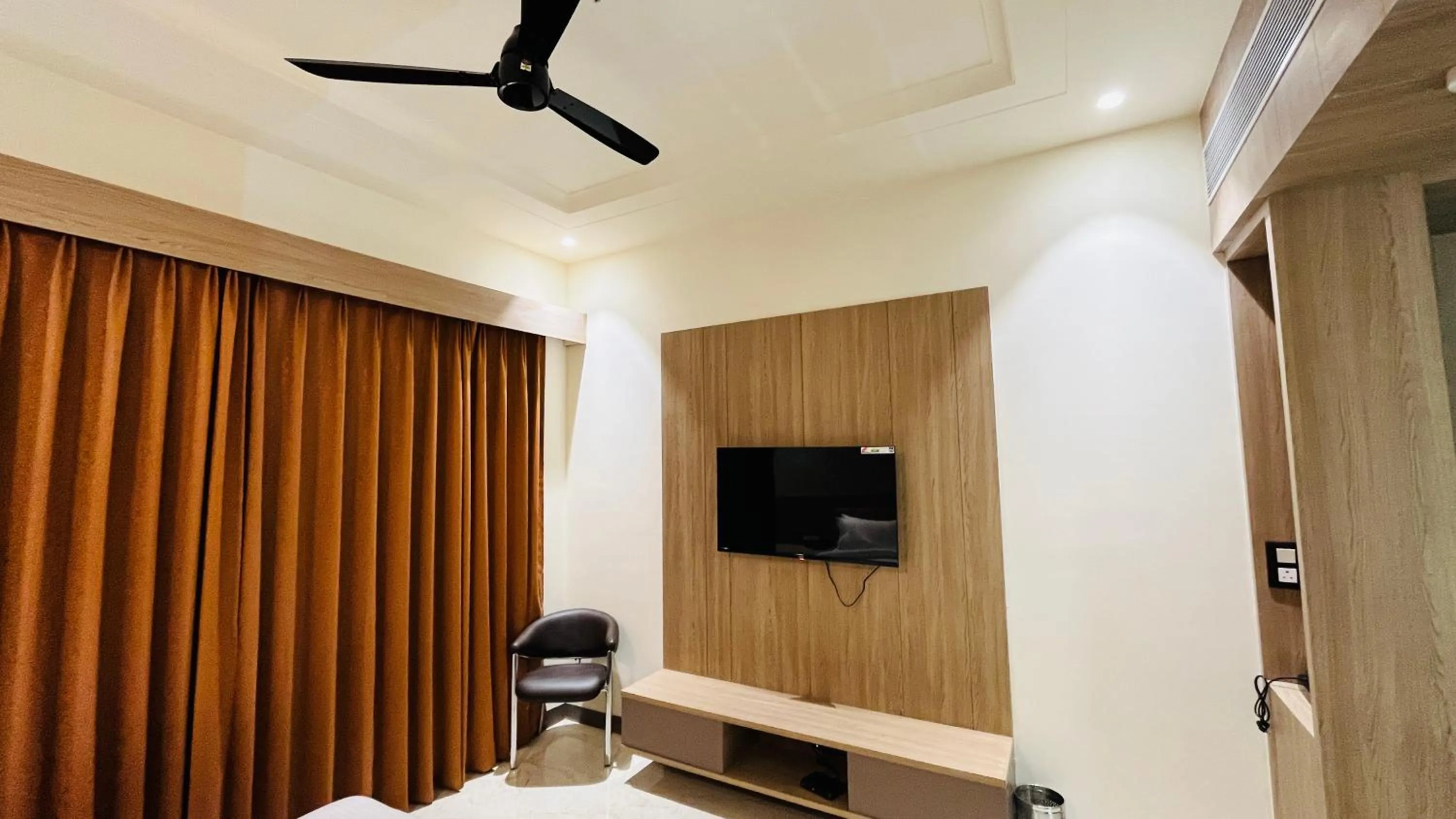 TV and multimedia in Hotel Aryavilas-A Luxury Boutique Hotel