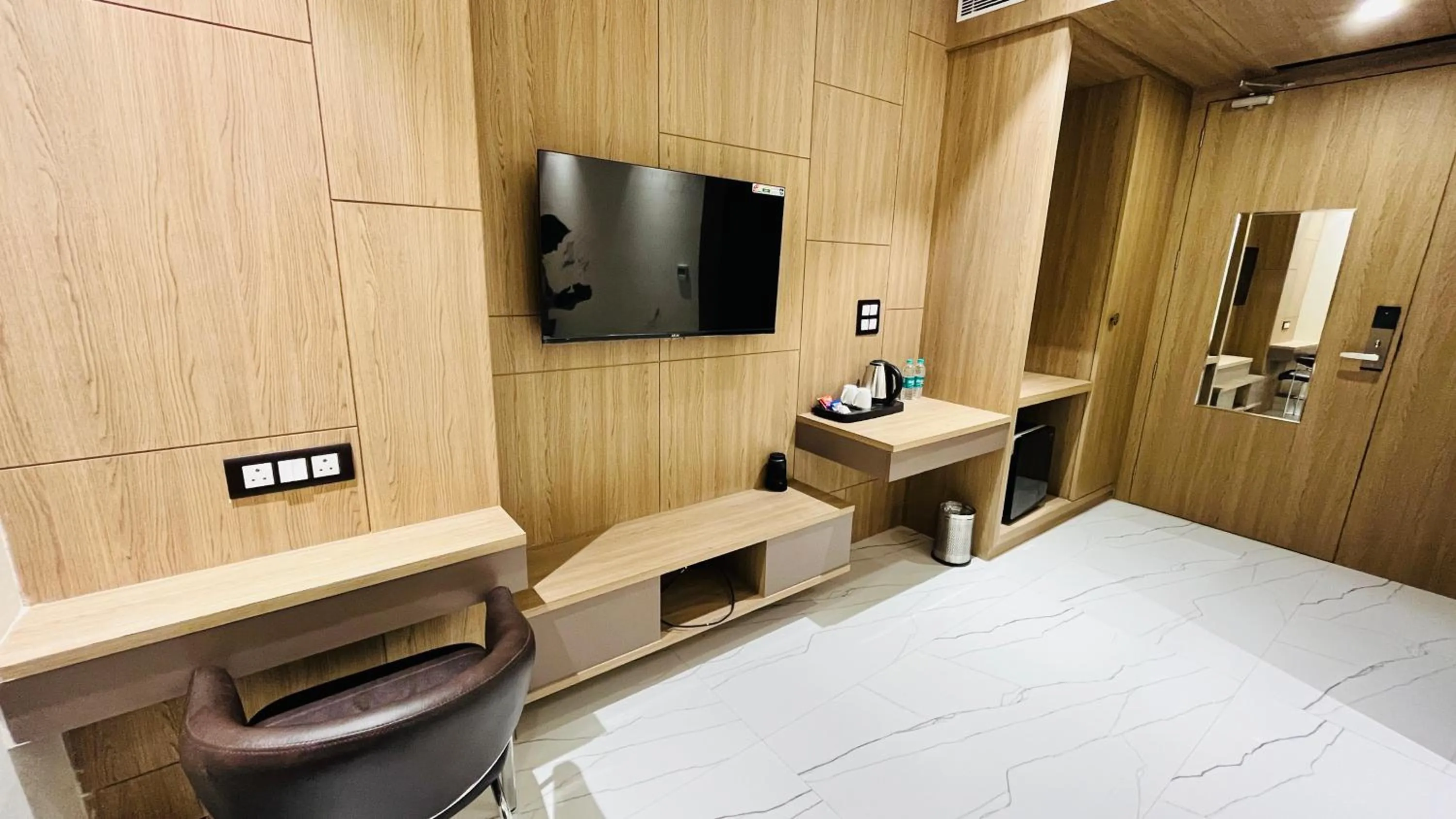 TV and multimedia in Hotel Aryavilas-A Luxury Boutique Hotel