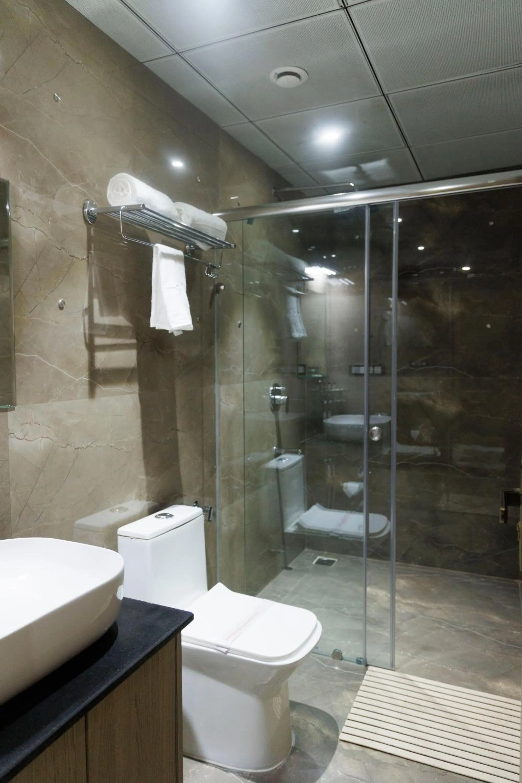 Bathroom in Hotel Aryavilas-A Luxury Boutique Hotel