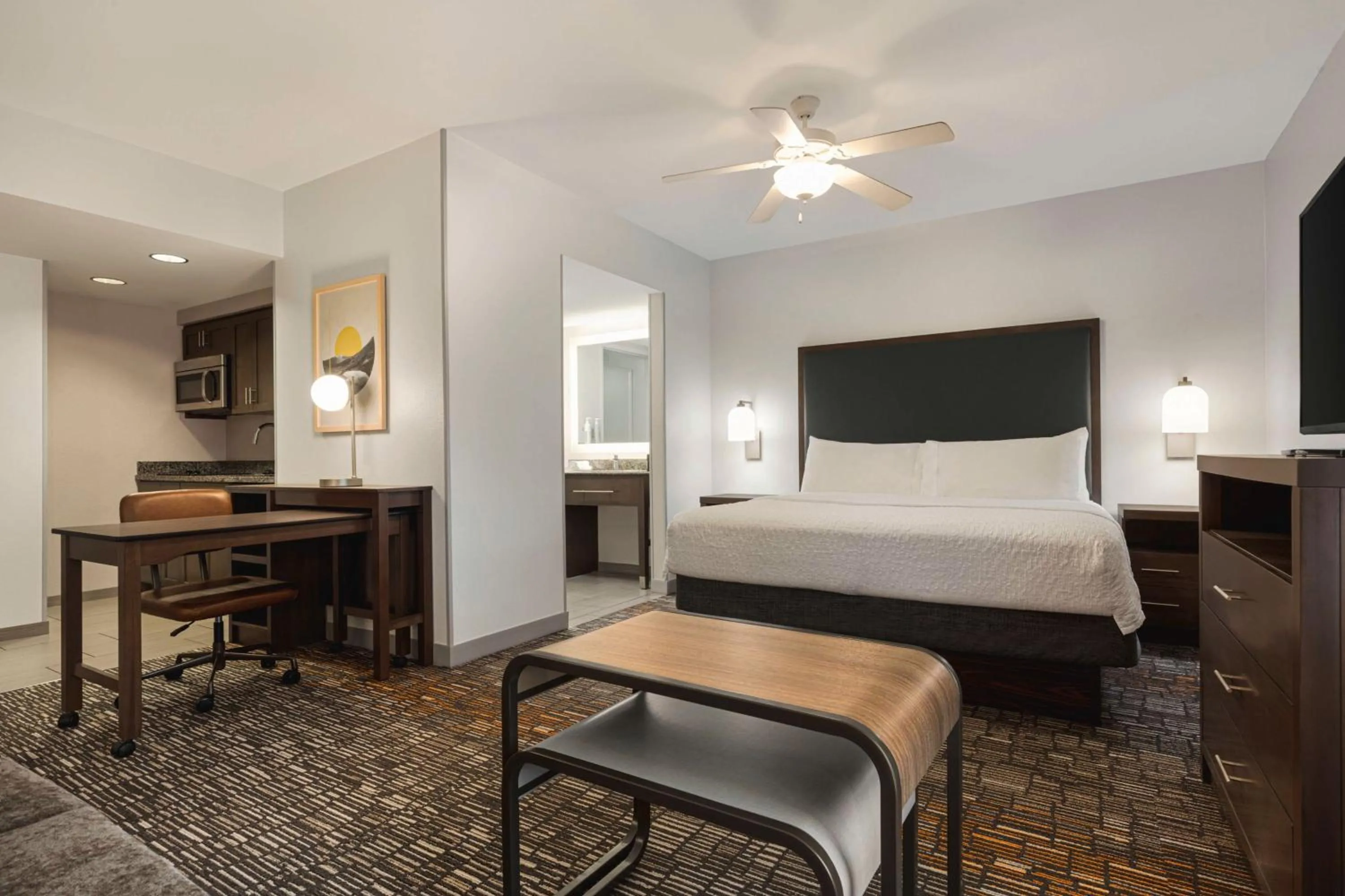 Kitchen or kitchenette, Bed in Homewood Suites by Hilton - Charlottesville